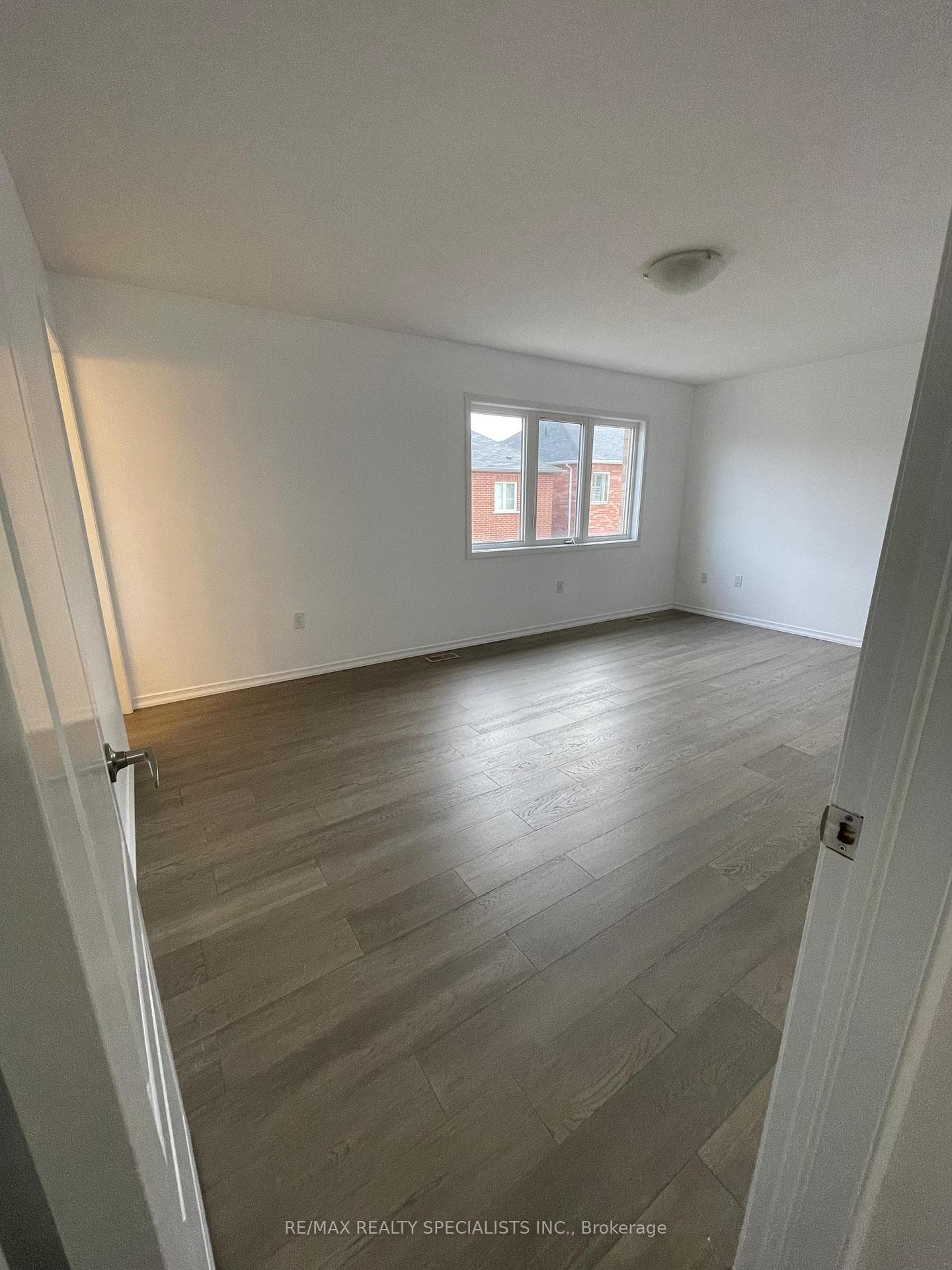 243 Seabrook Drive photo 8