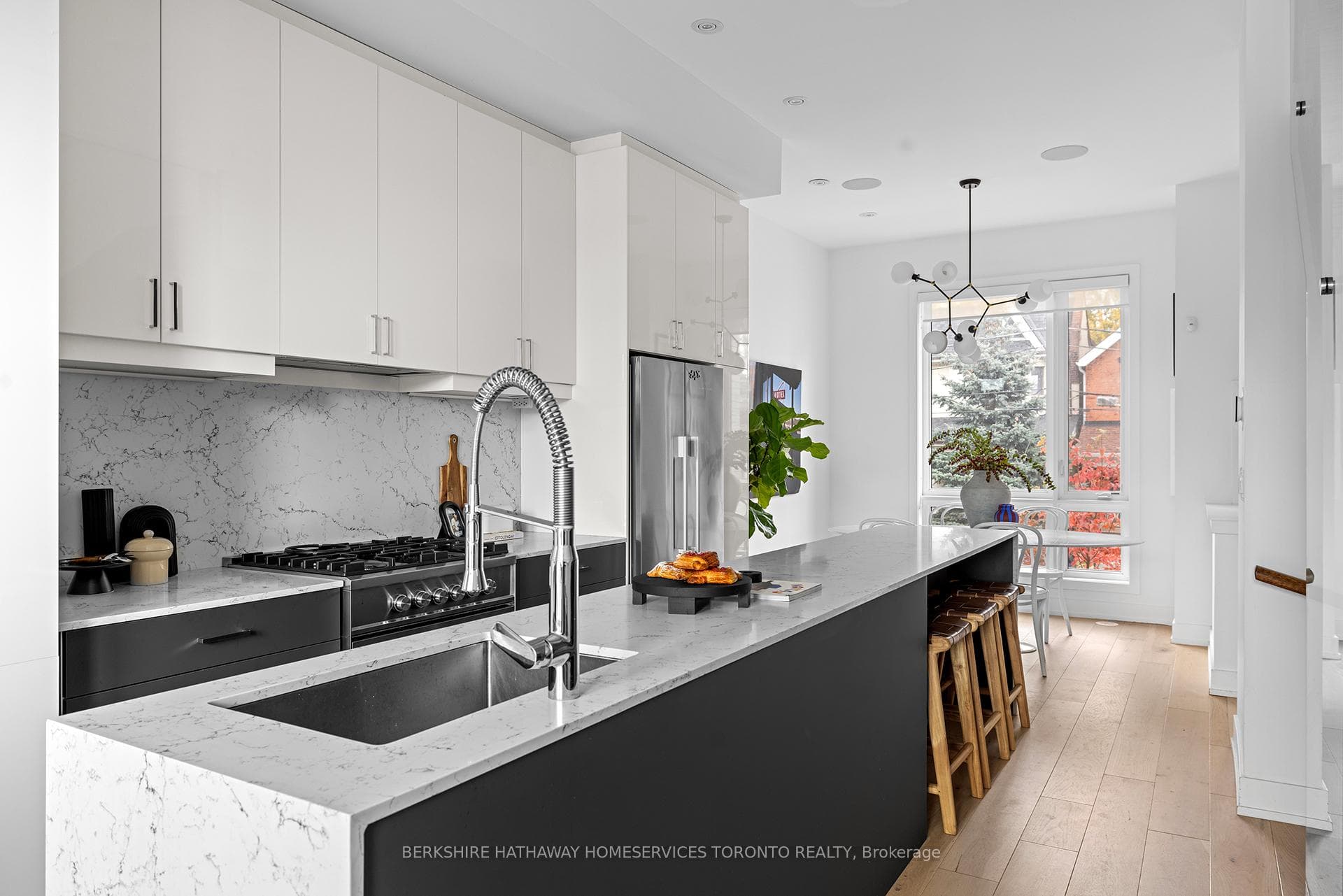 30 Perth Avenue photo 5