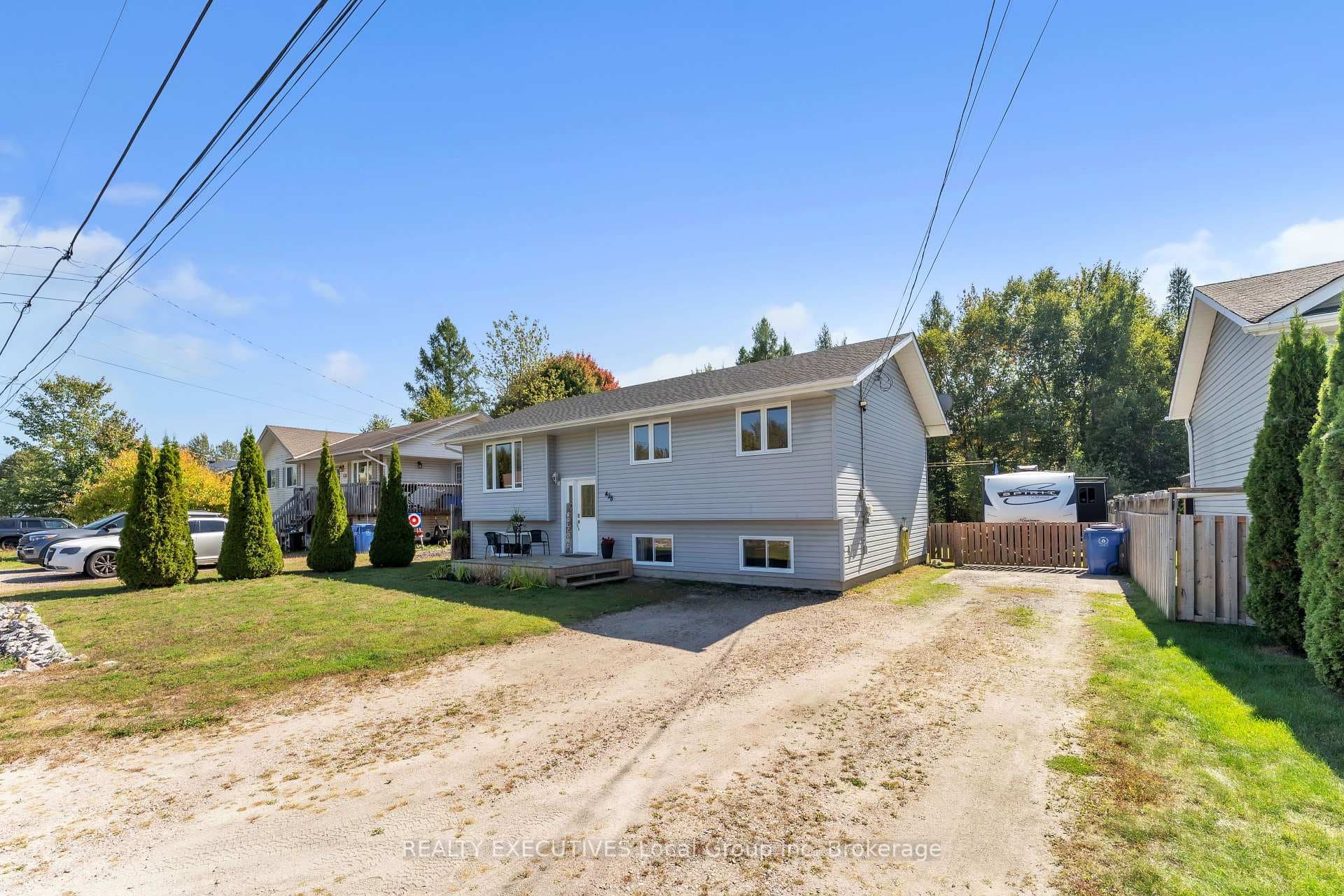 498 Demers Street photo 36
