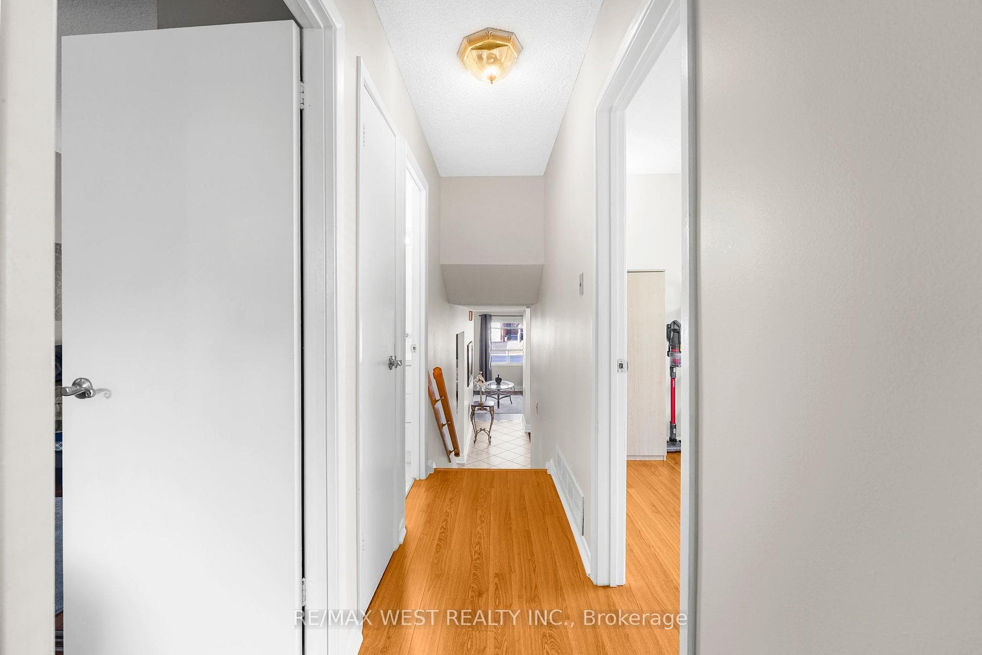 239 Hansen Road photo 36