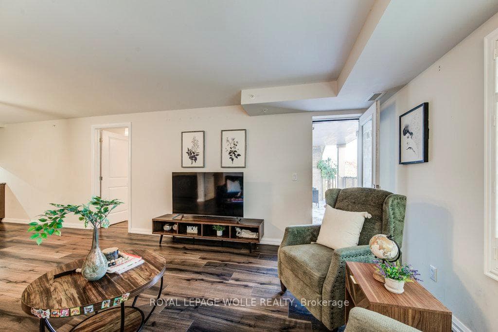 778 Laurelwood Drive Unit 403 photo 9