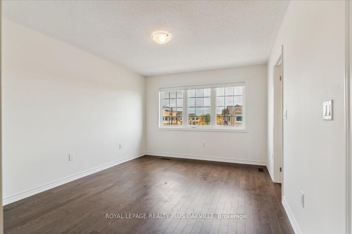 442 Bergamot Avenue photo 18