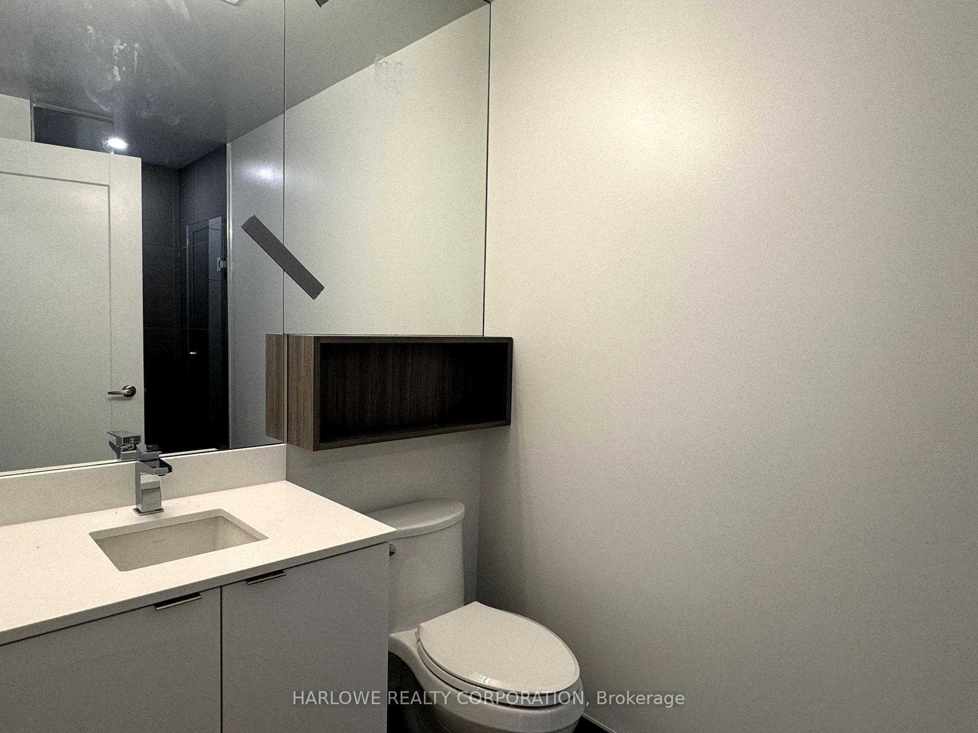 70 Princess Street Unit 2501 E photo 11