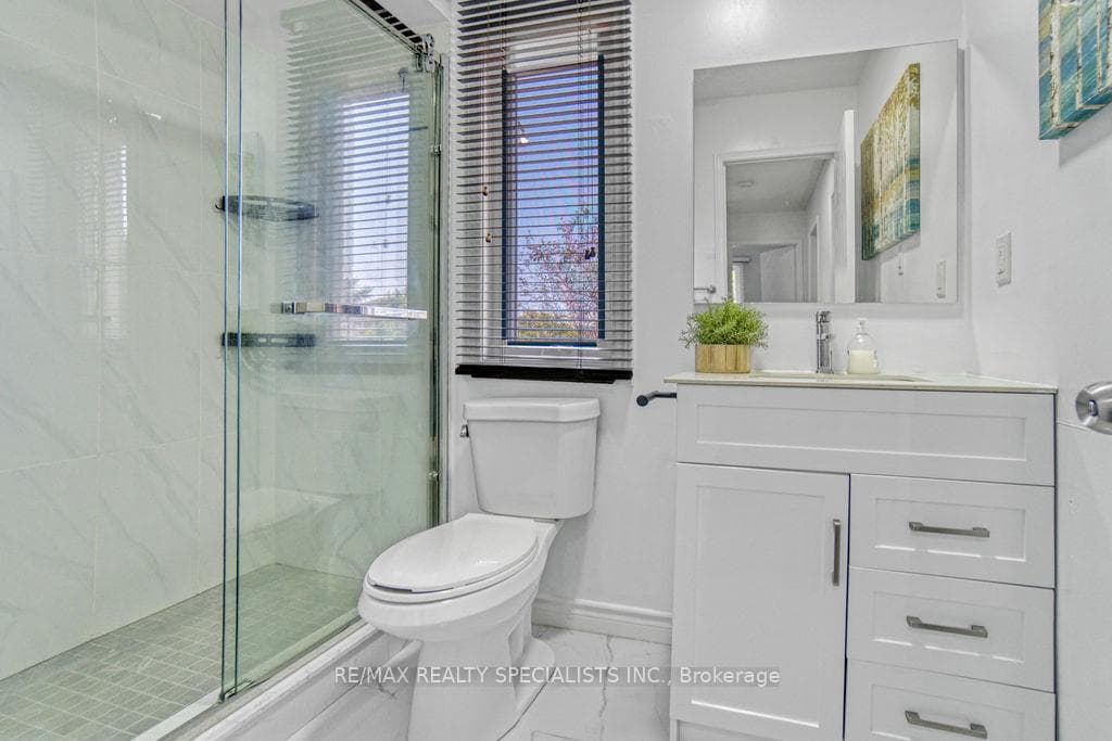 34 Potter Crescent photo 30
