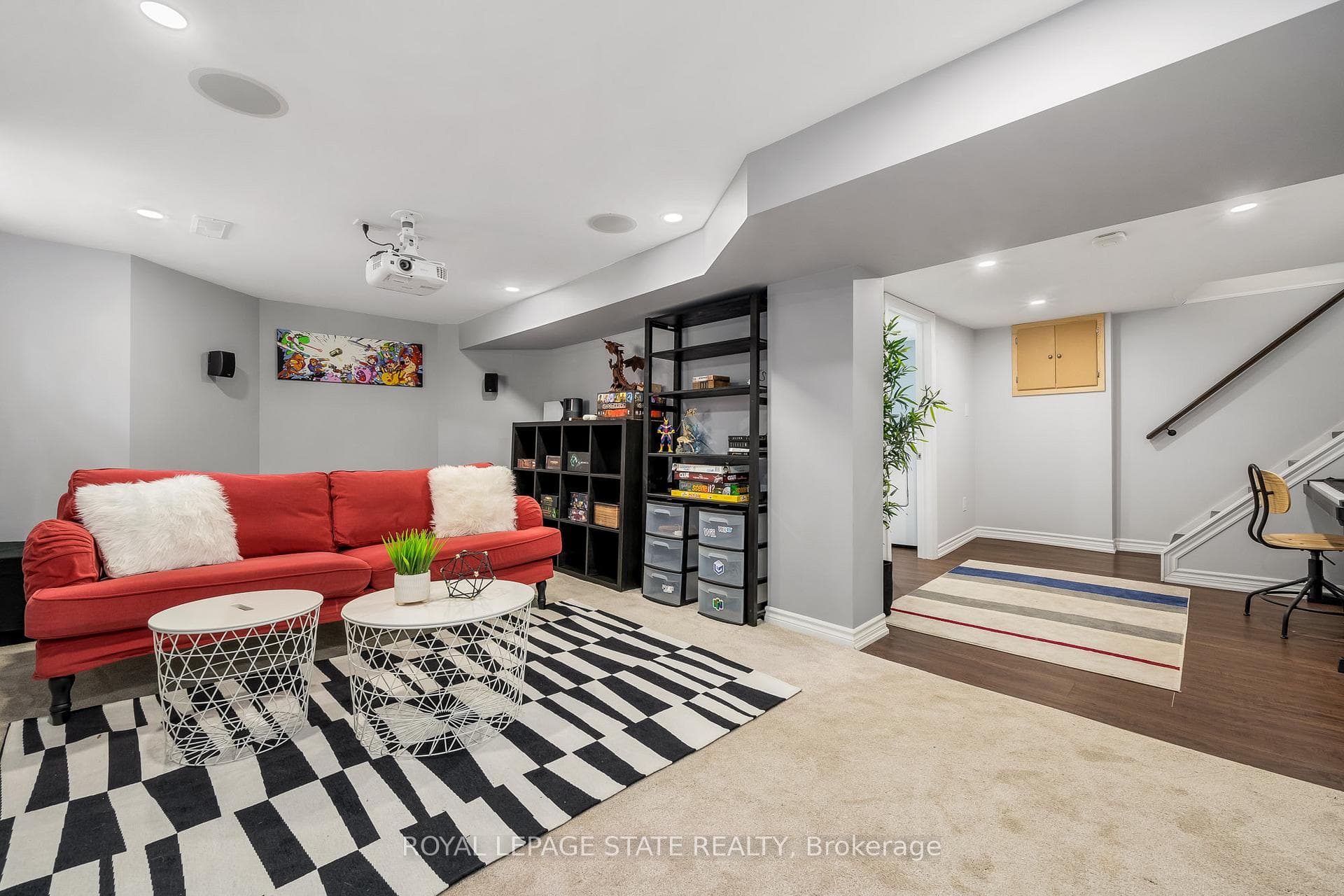 126 Queensdale Avenue photo 17