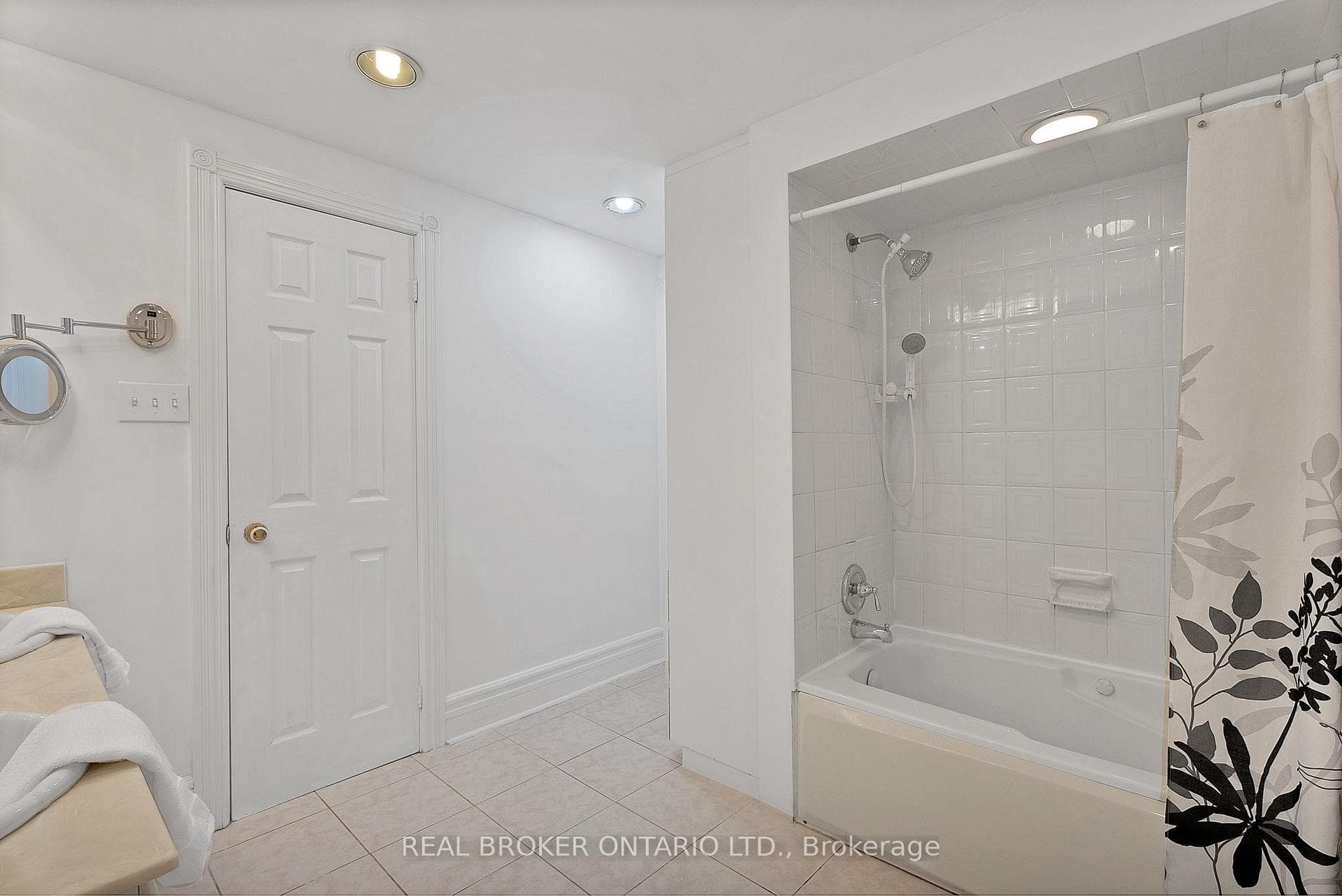 104 Goodwood Drive photo 23