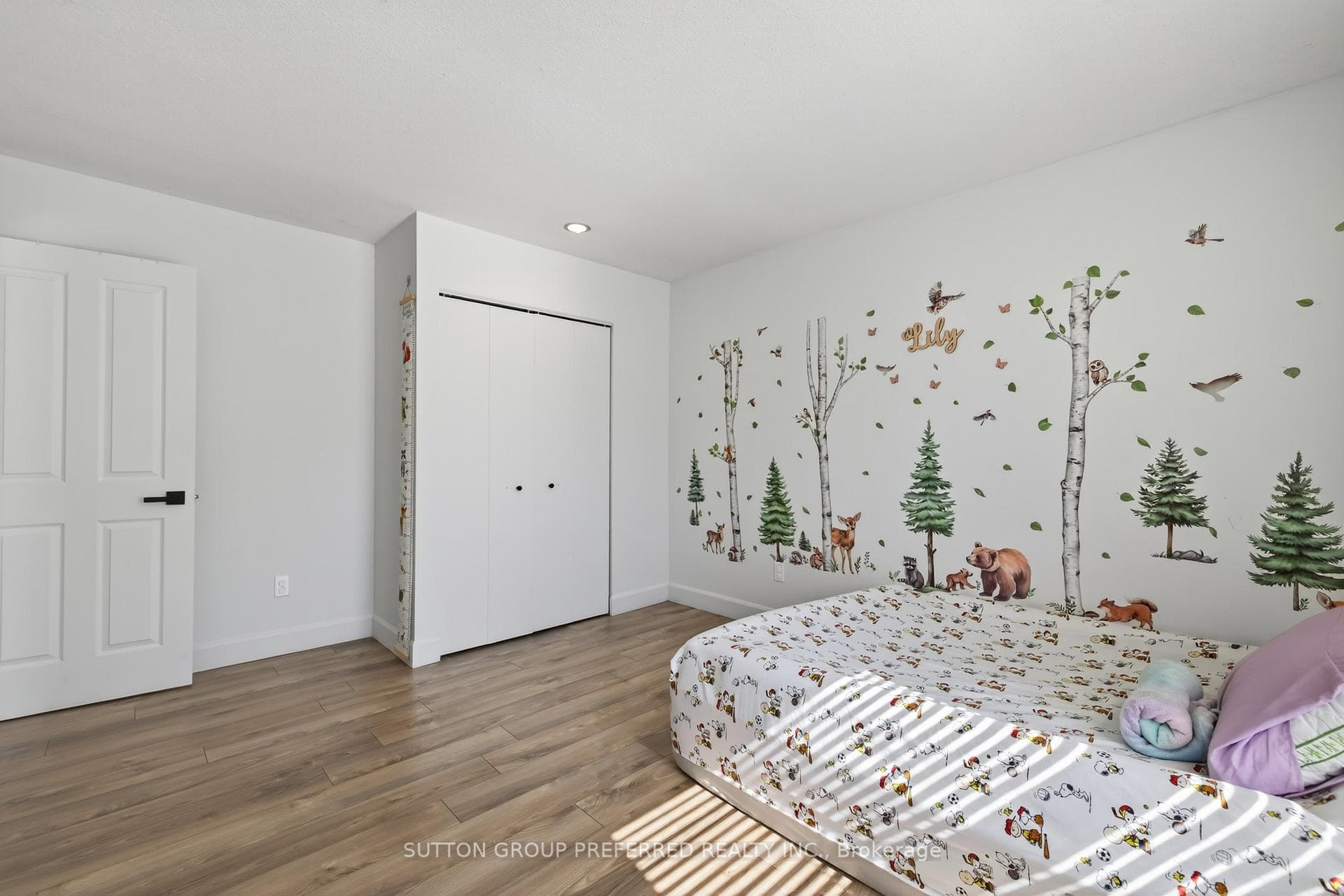 405 Everglade Crescent photo 42