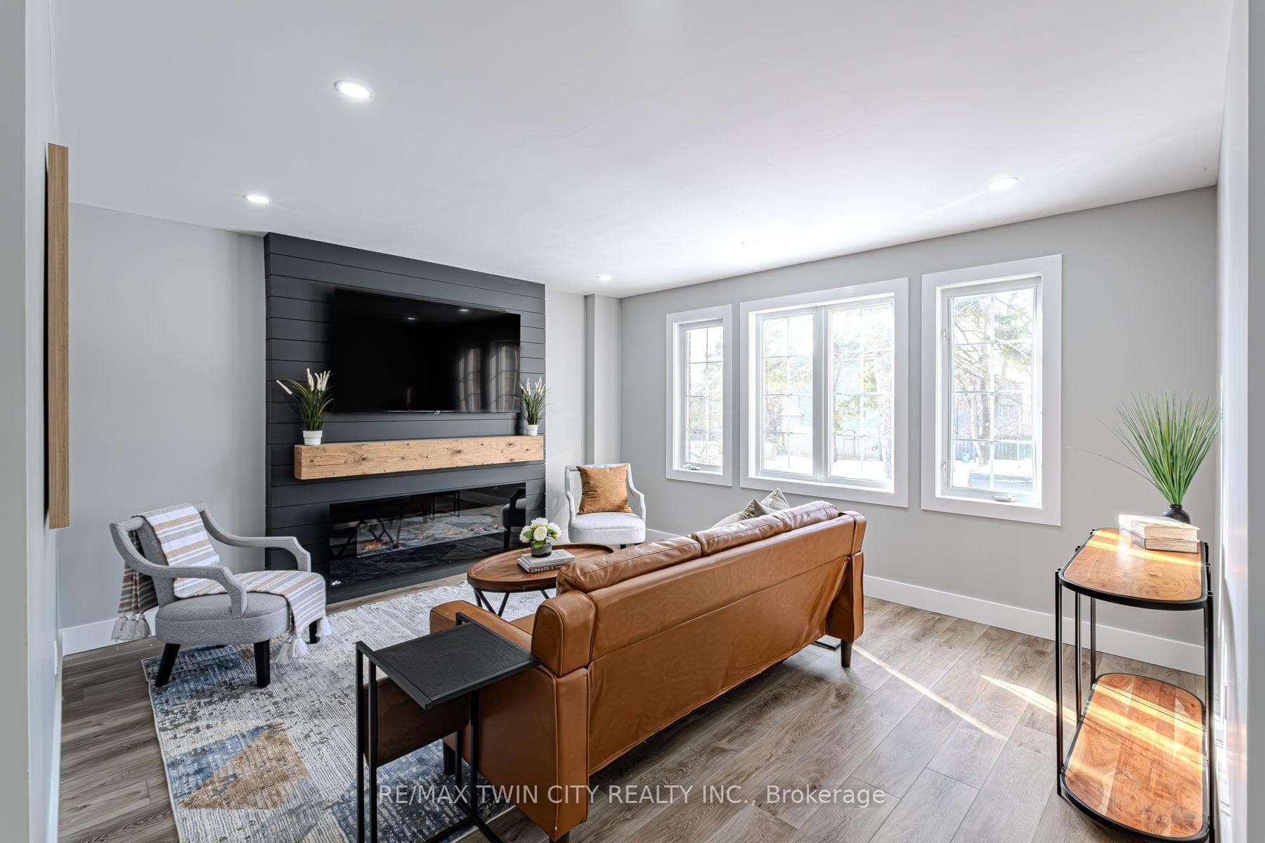 227 Charing Cross Street photo 3