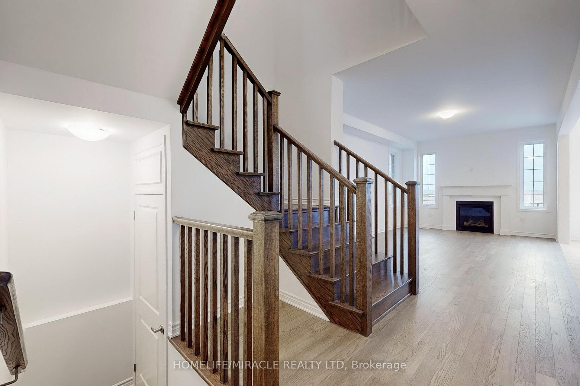 1338 Leriche Way photo 5