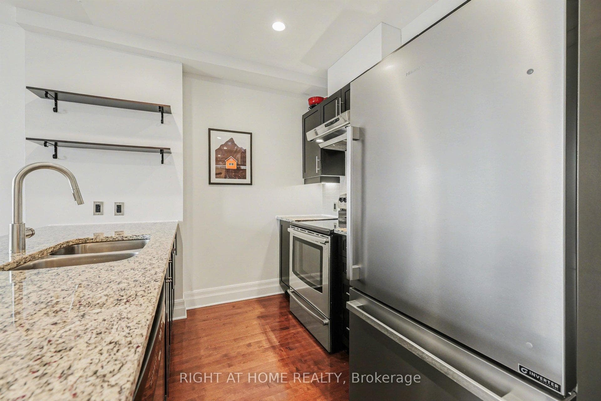 330 Loretta Avenue Unit 810 photo 14