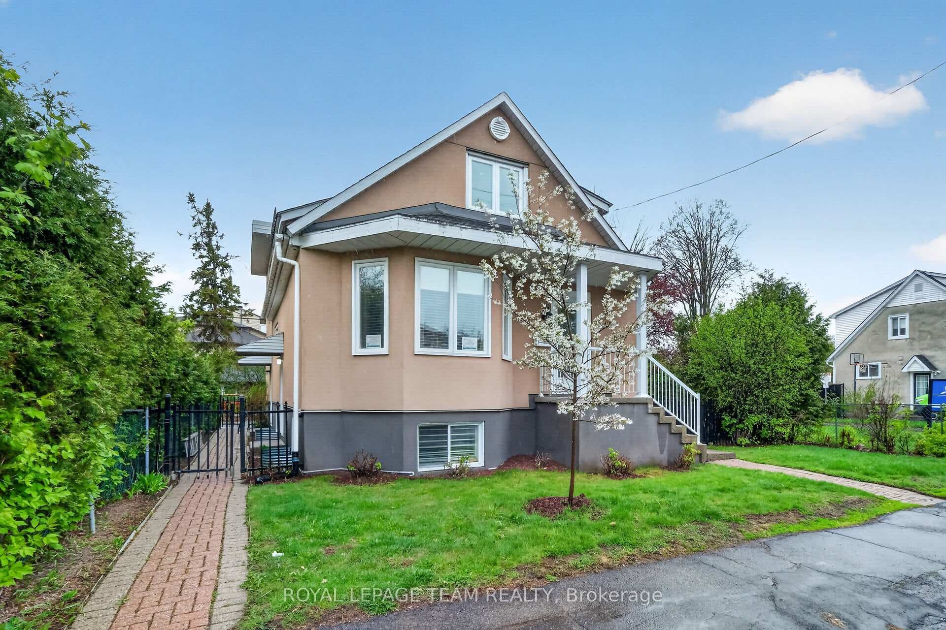 Welcome to 196 Prince Albert St