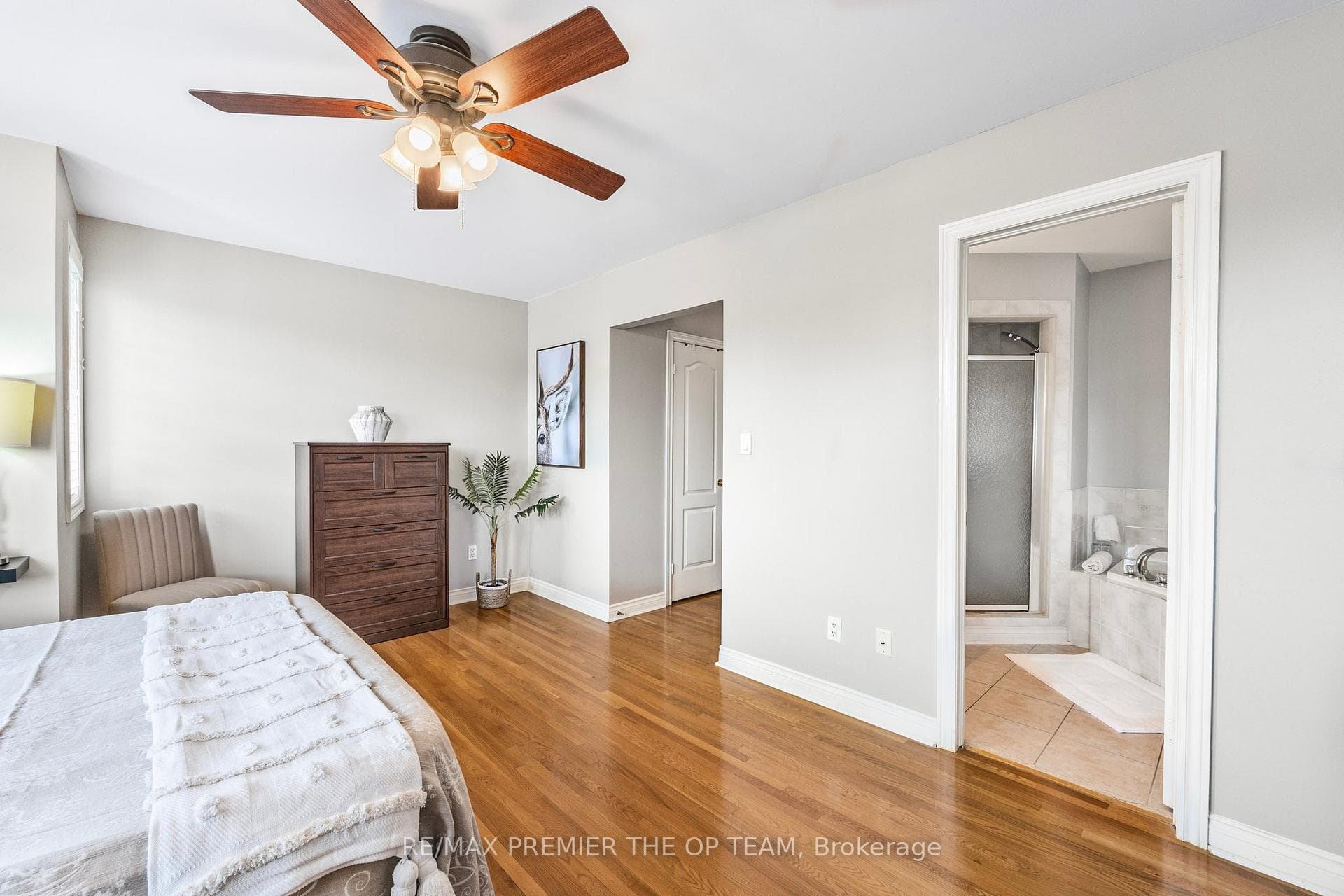 223 Landsbridge Street Unit Upper photo 25