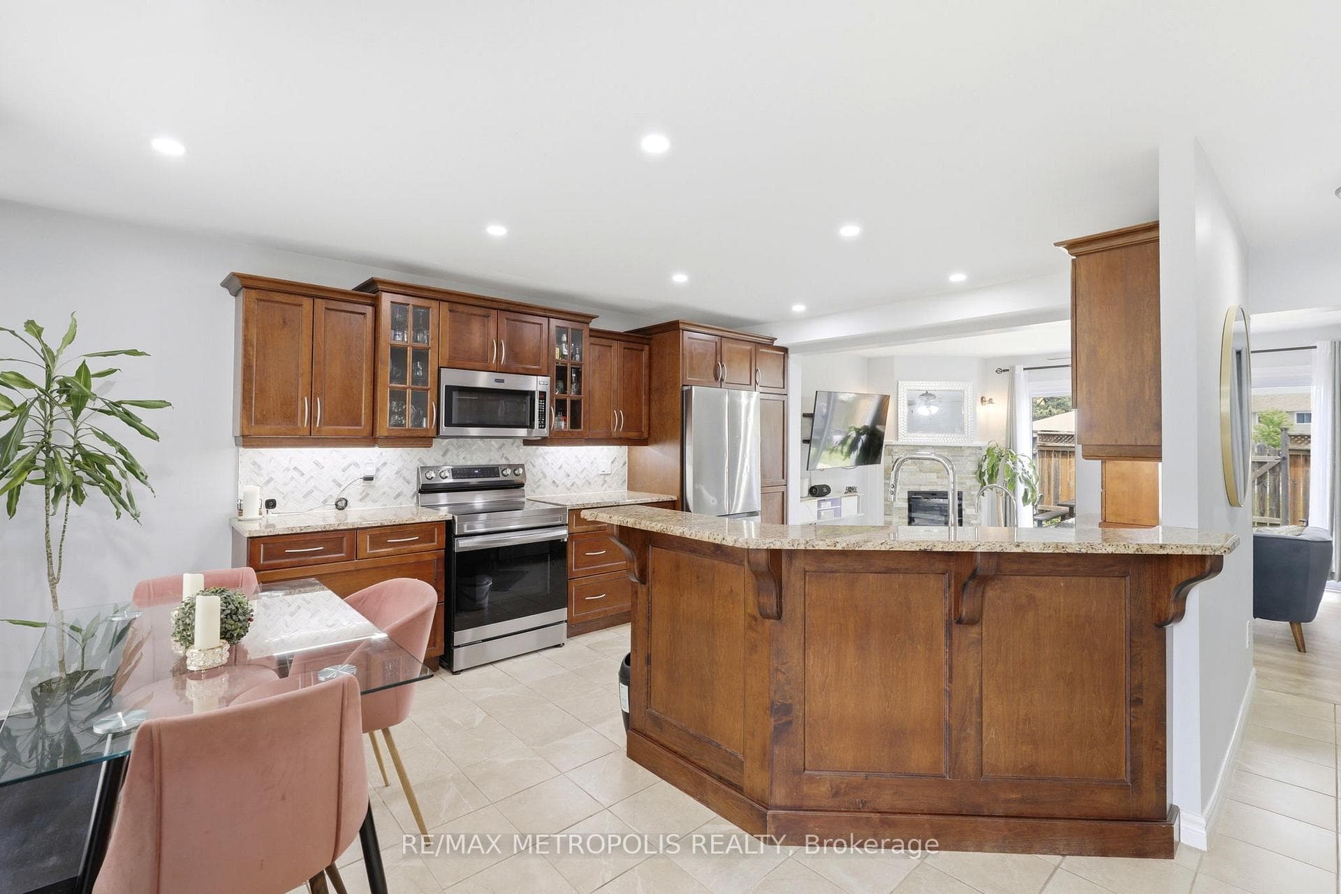 801 Osgoode Drive Unit 62 photo 4