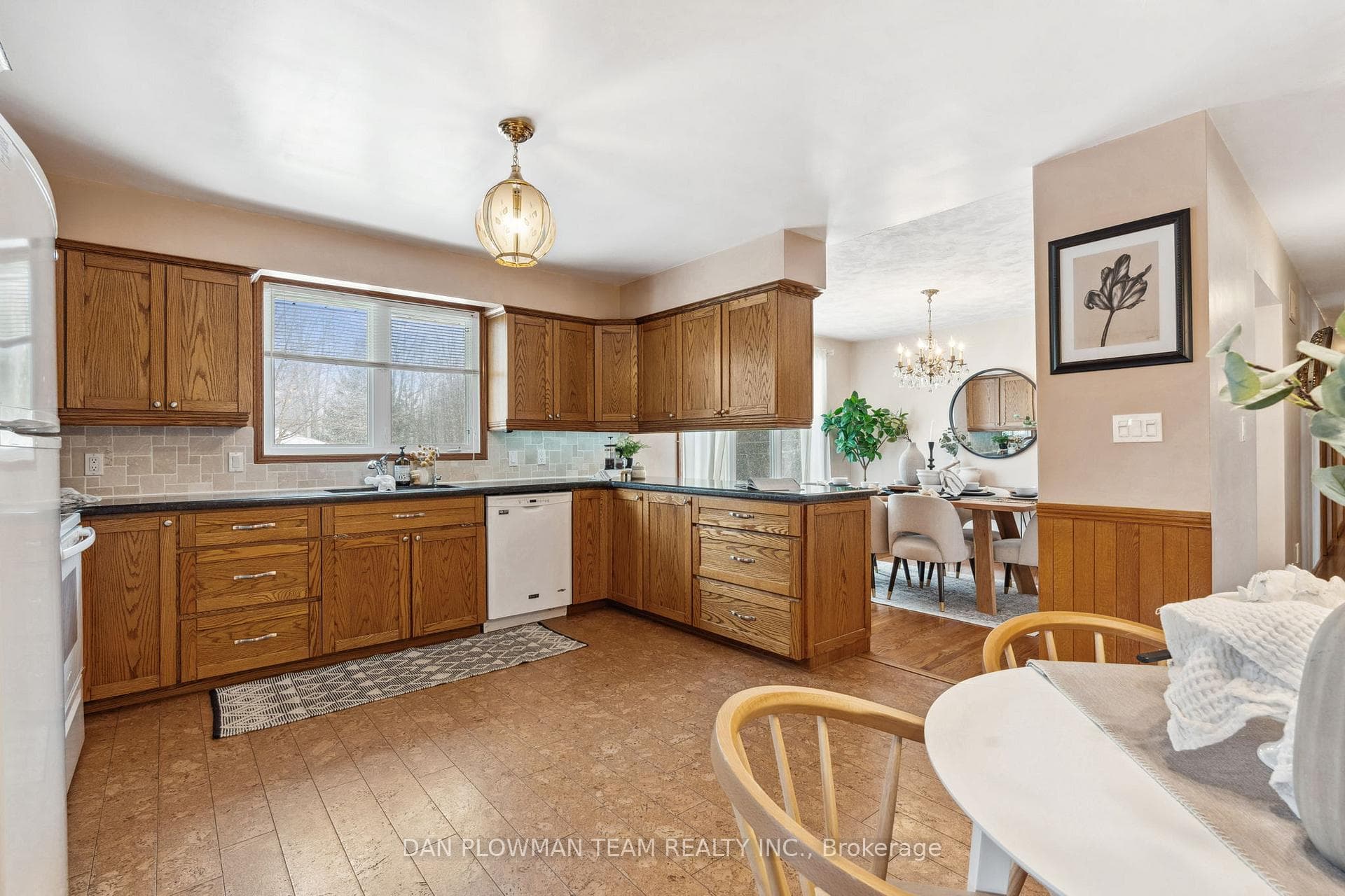 4880 Liberty Street photo 10