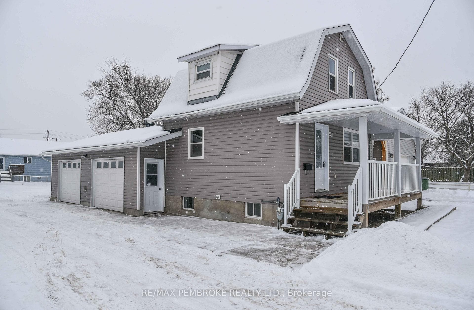 445 Boundary Road photo 2