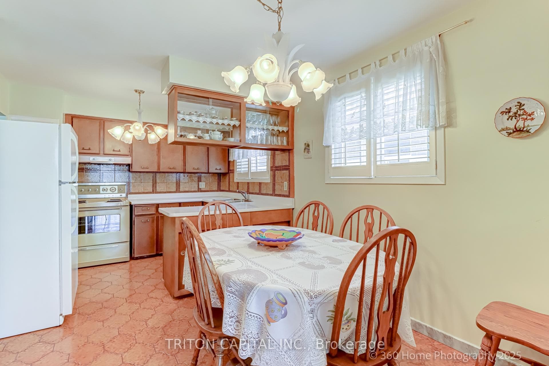 77 Fontainbleau Drive photo 17