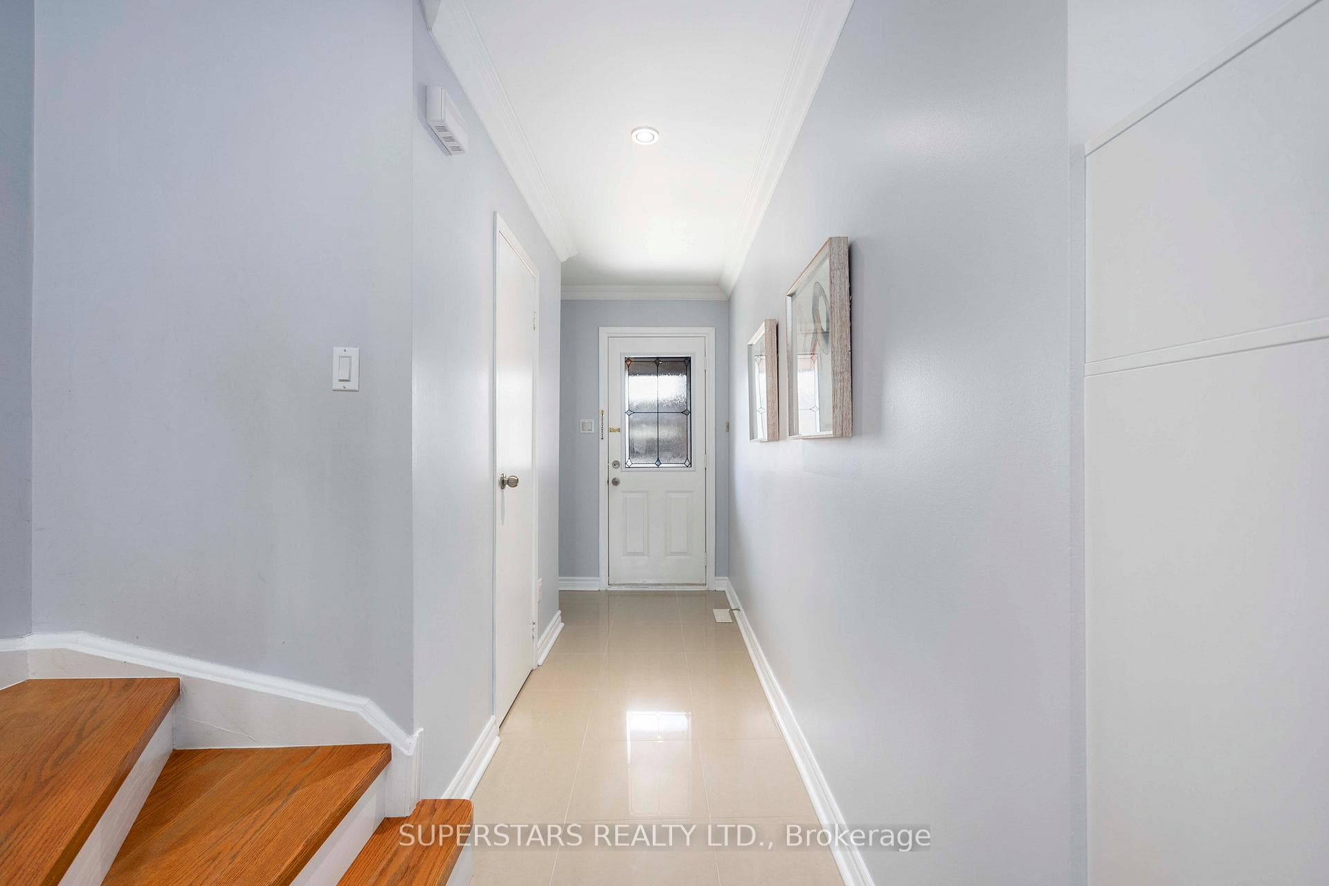 22 Dunbar Crescent photo 3