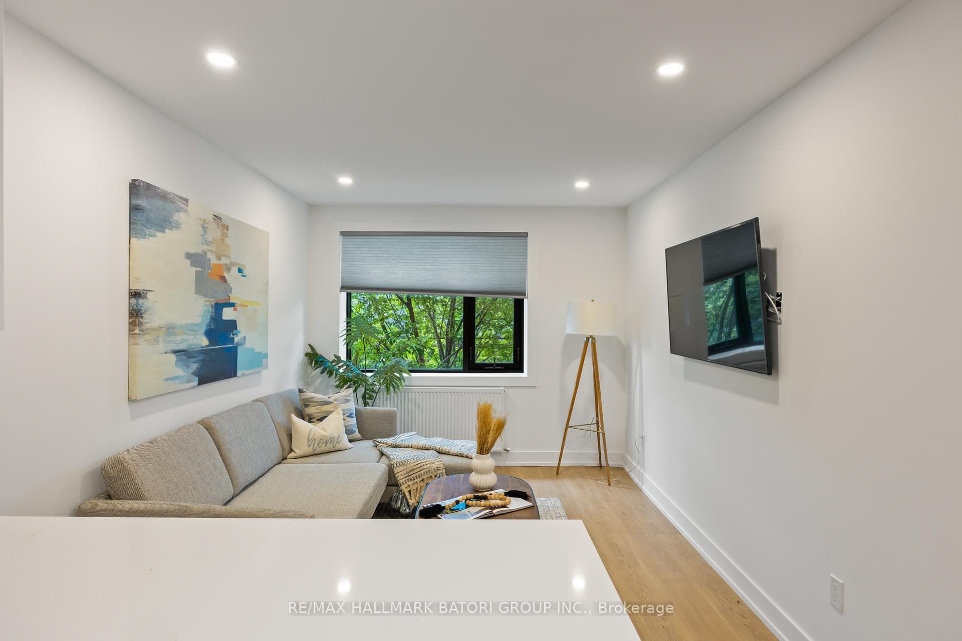 357 Eglinton Avenue Unit A photo 4