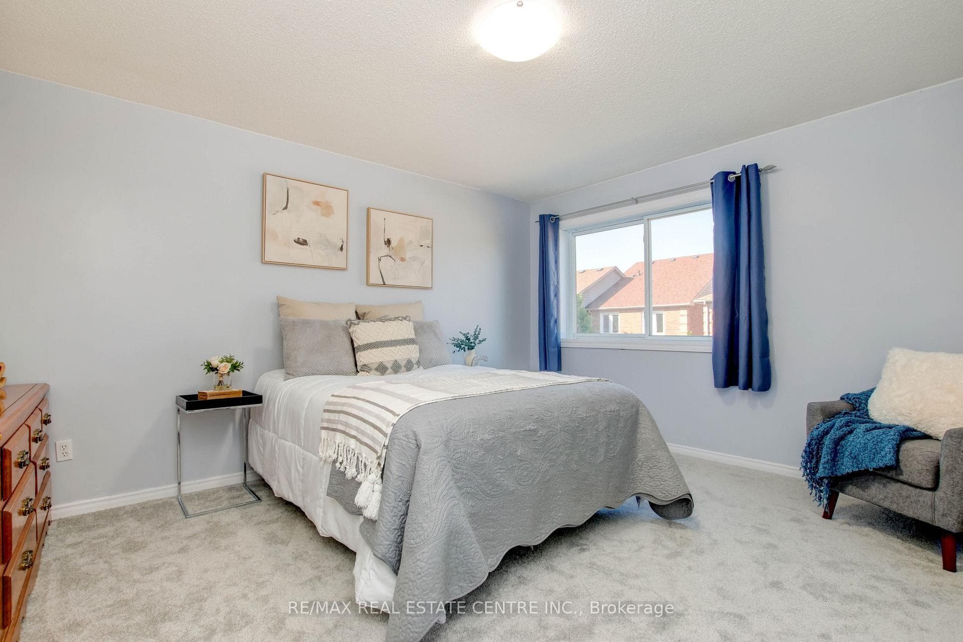 98 White Tail Crescent photo 21