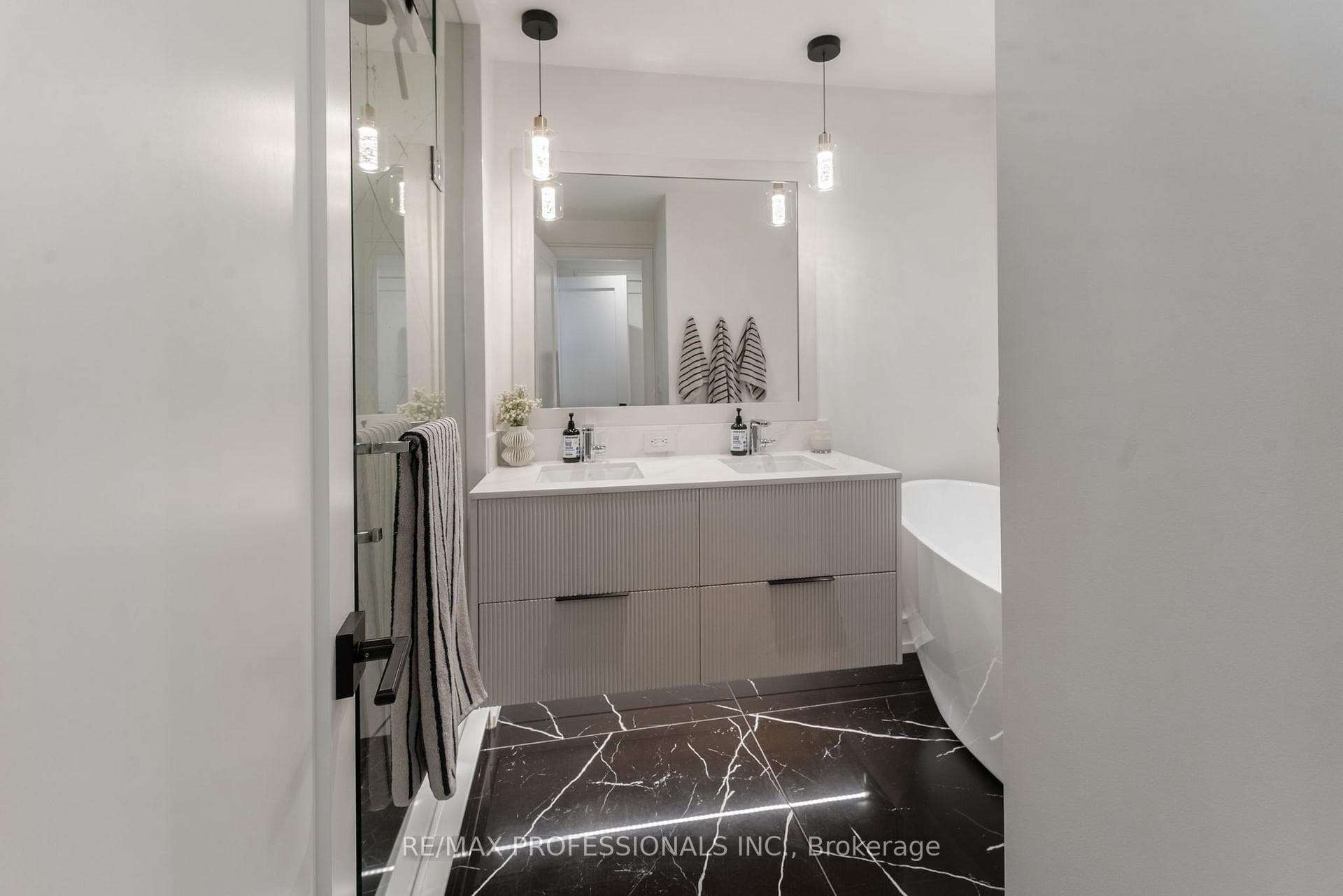 12 Mayfield Avenue photo 21