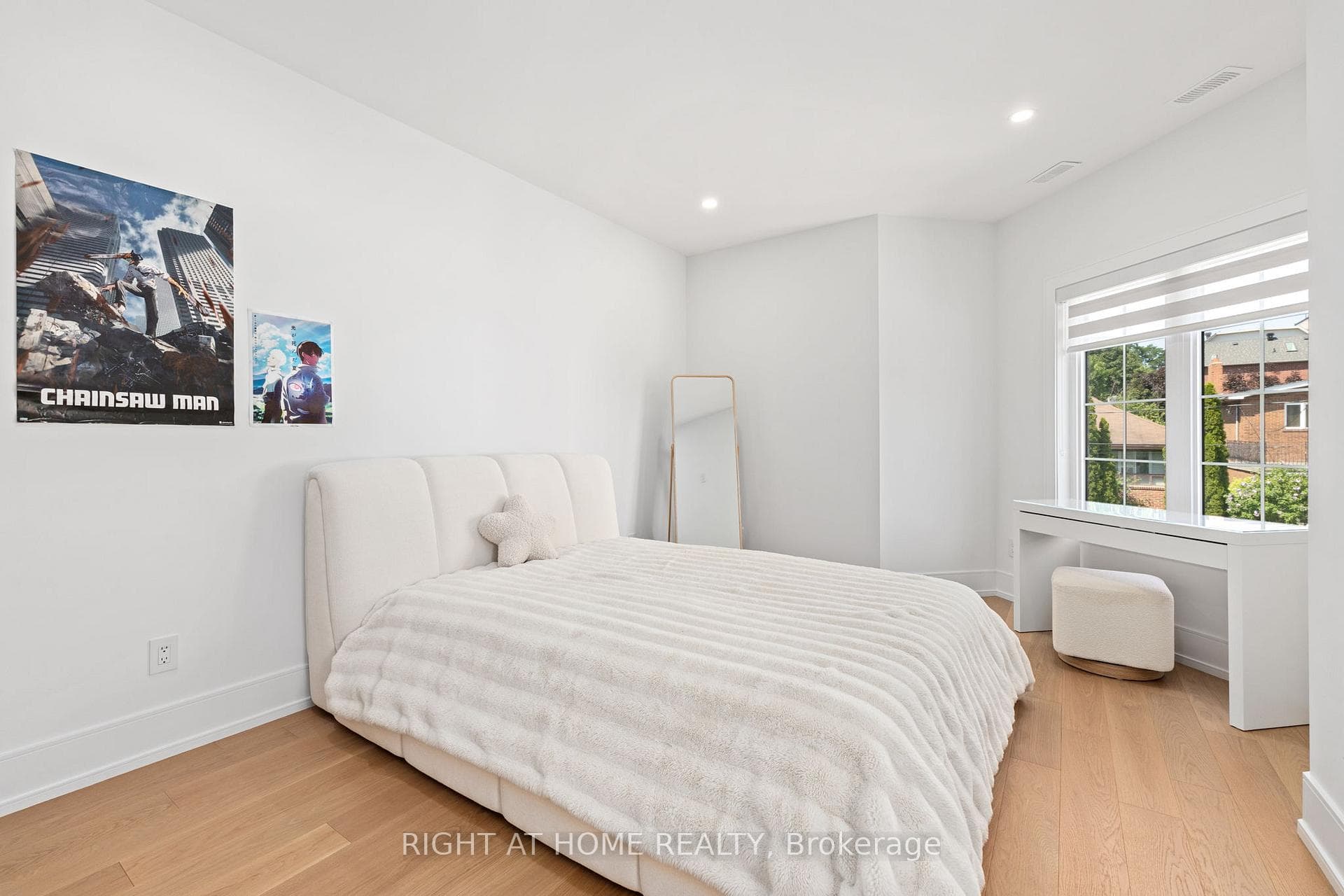 33 Thorndale Avenue photo 31