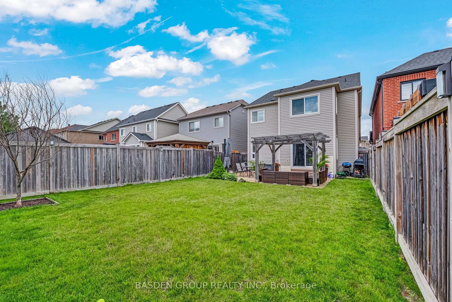 789 Miller Park Avenue photo 47