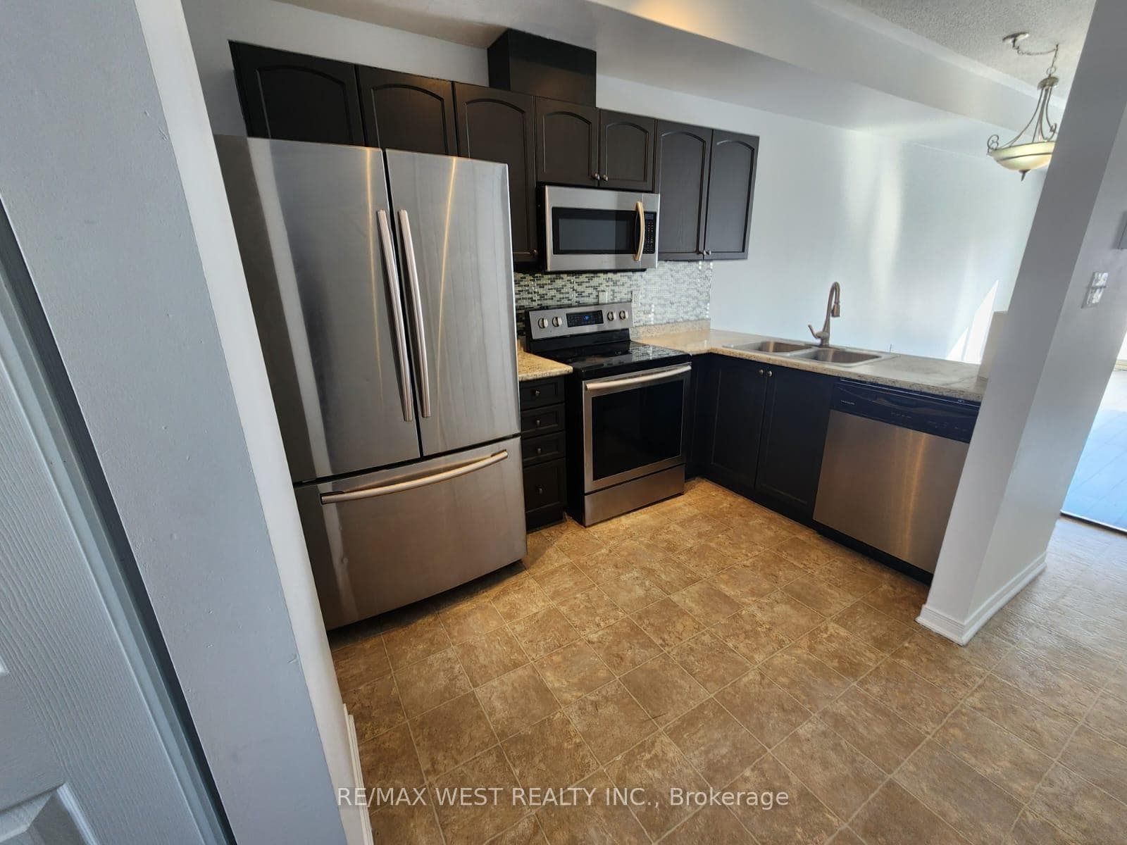 175 Stanley Street Unit 49 photo 6
