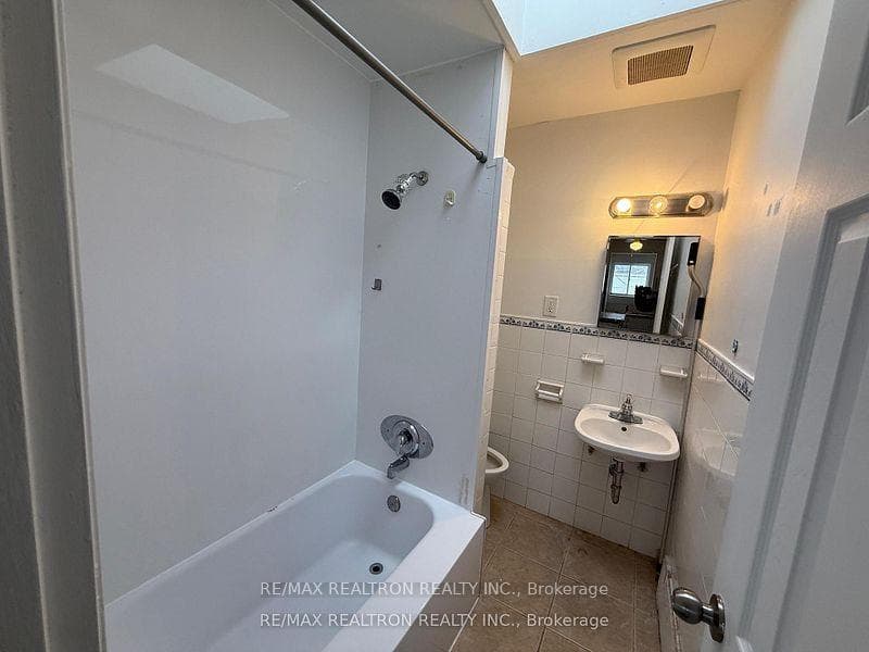 331 Oakwood Avenue Unit 2 photo 8