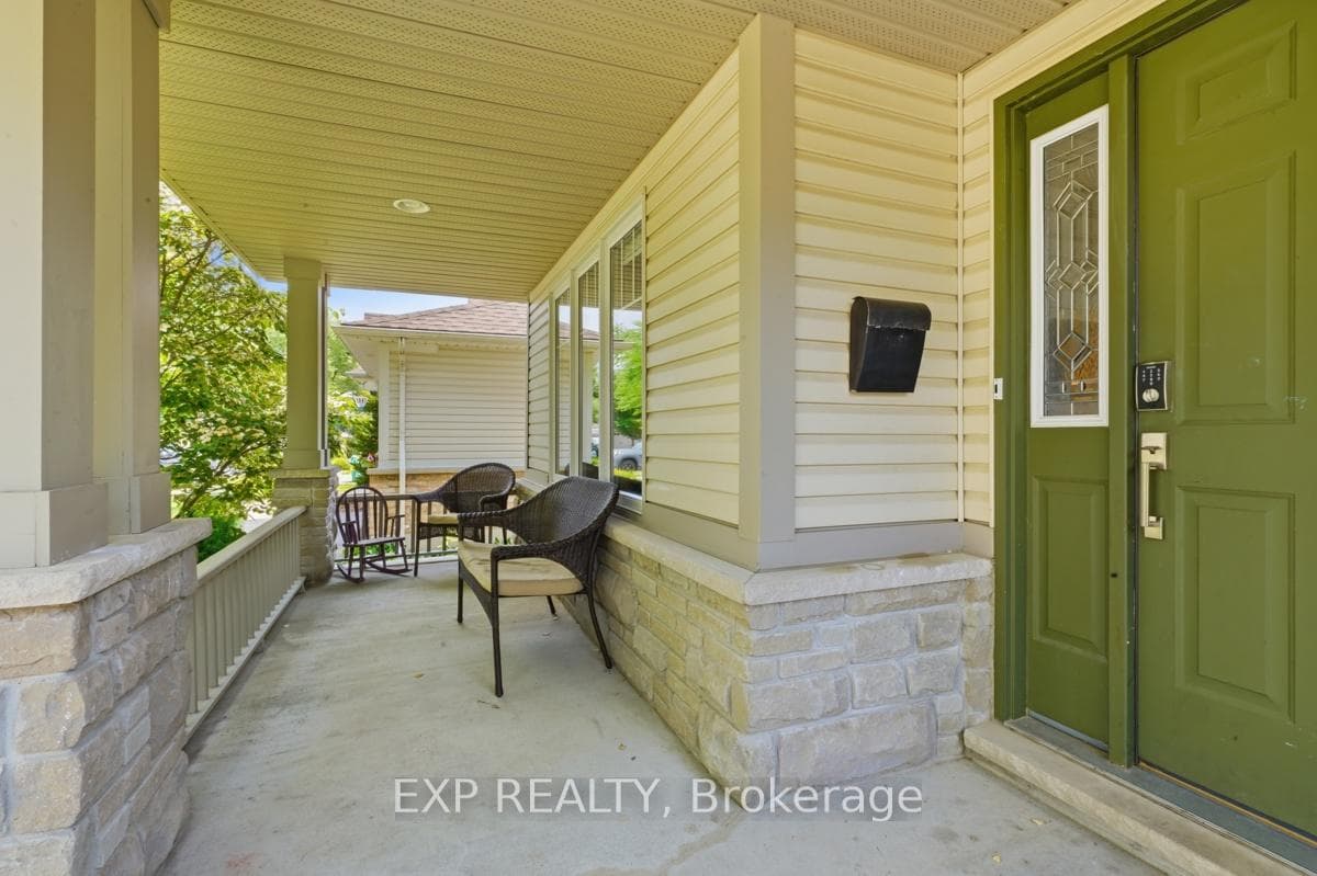 29 Augusta Crescent photo 4