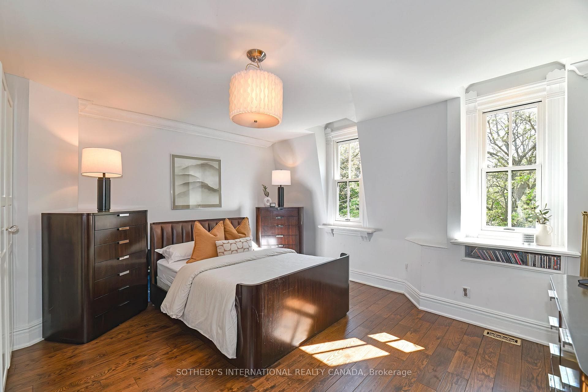 282 Berkeley Street photo 15