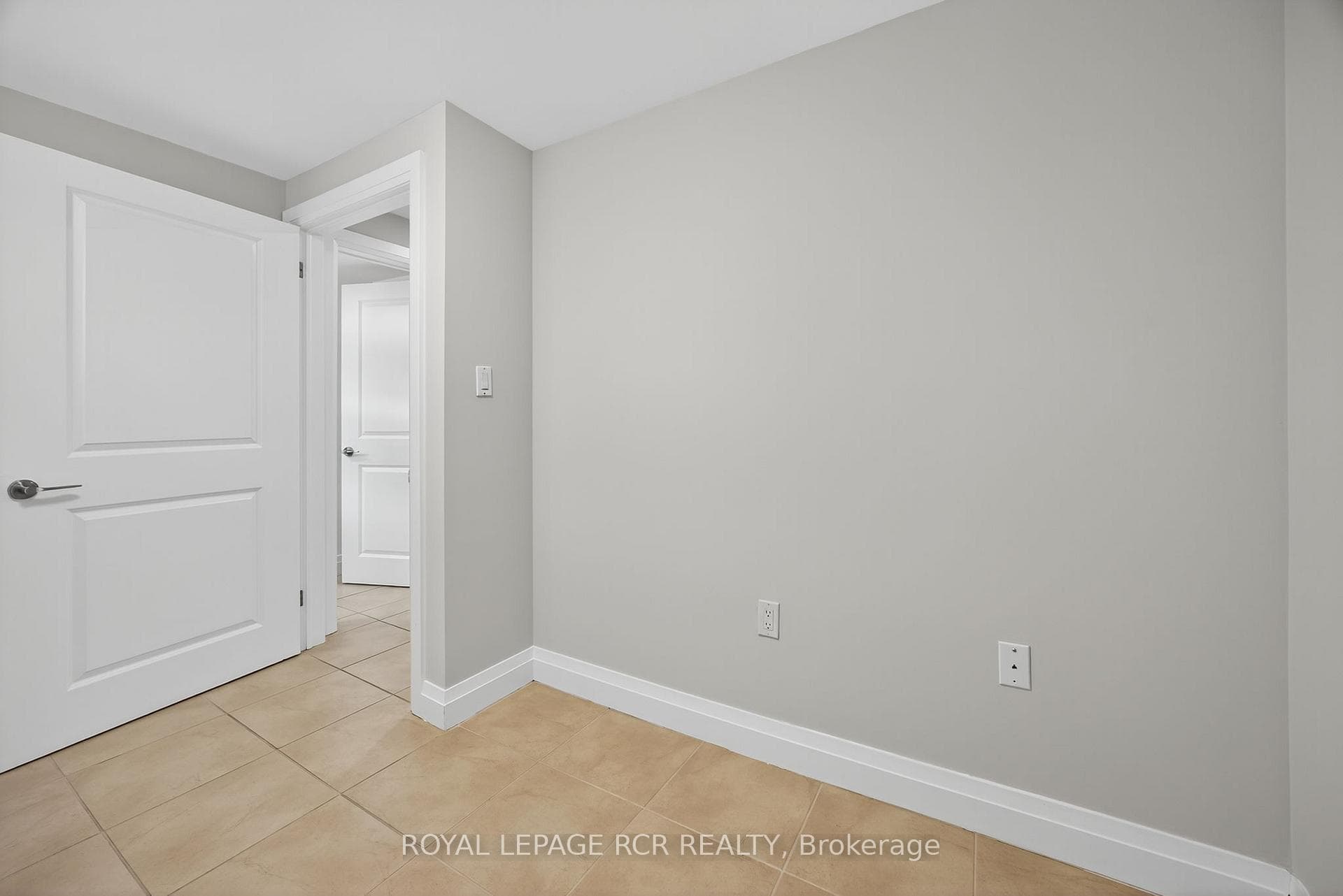 52 Elizabeth Drive photo 31