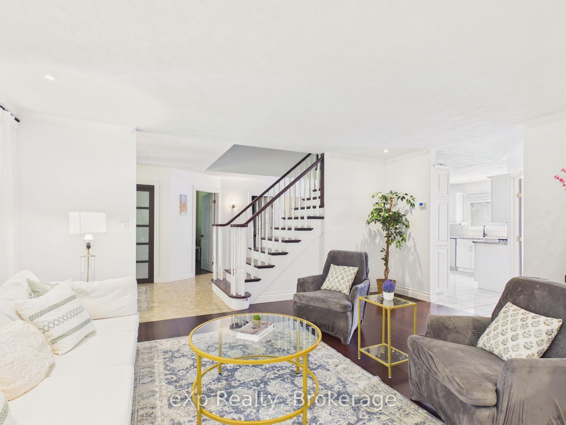 20 Highland Crescent photo 8