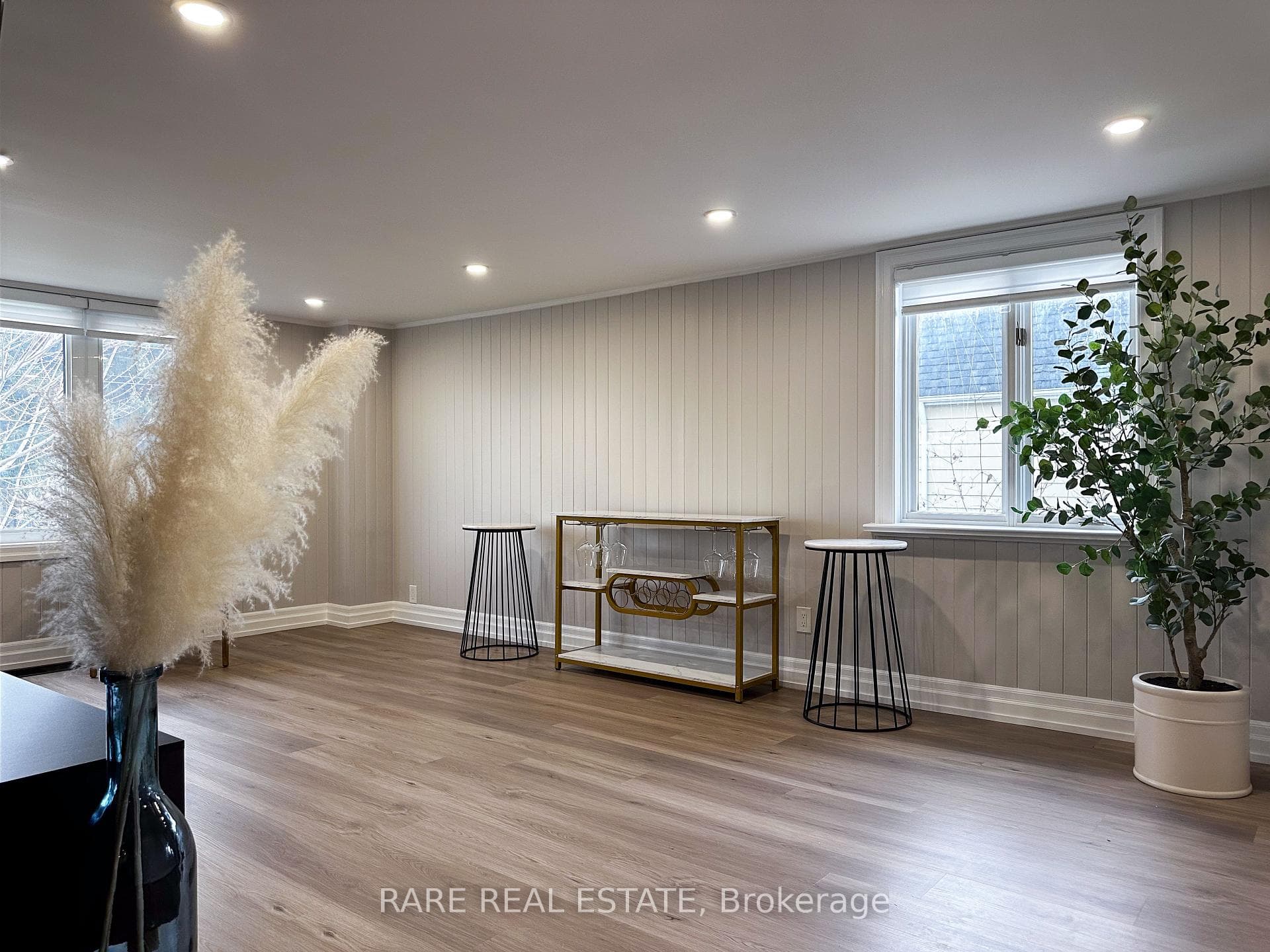 19100 Dufferin Street photo 11