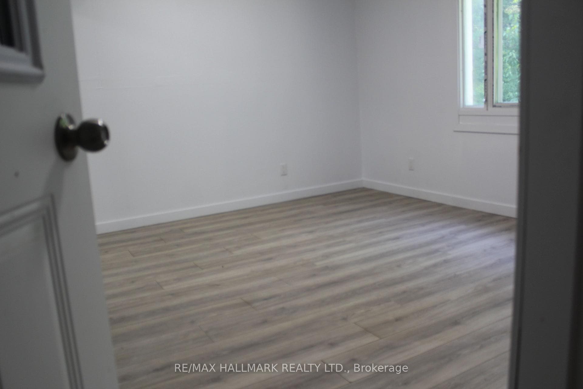 2269 Henderson Road photo 10