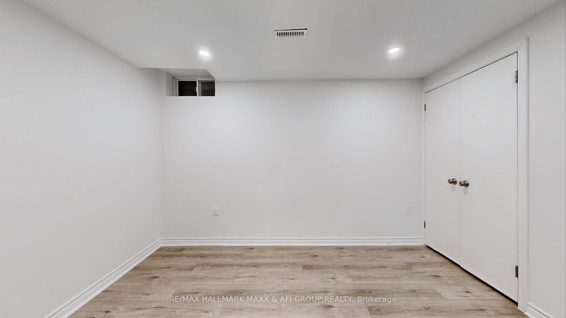 719 Shanahan Boulevard Unit Basement A photo 17