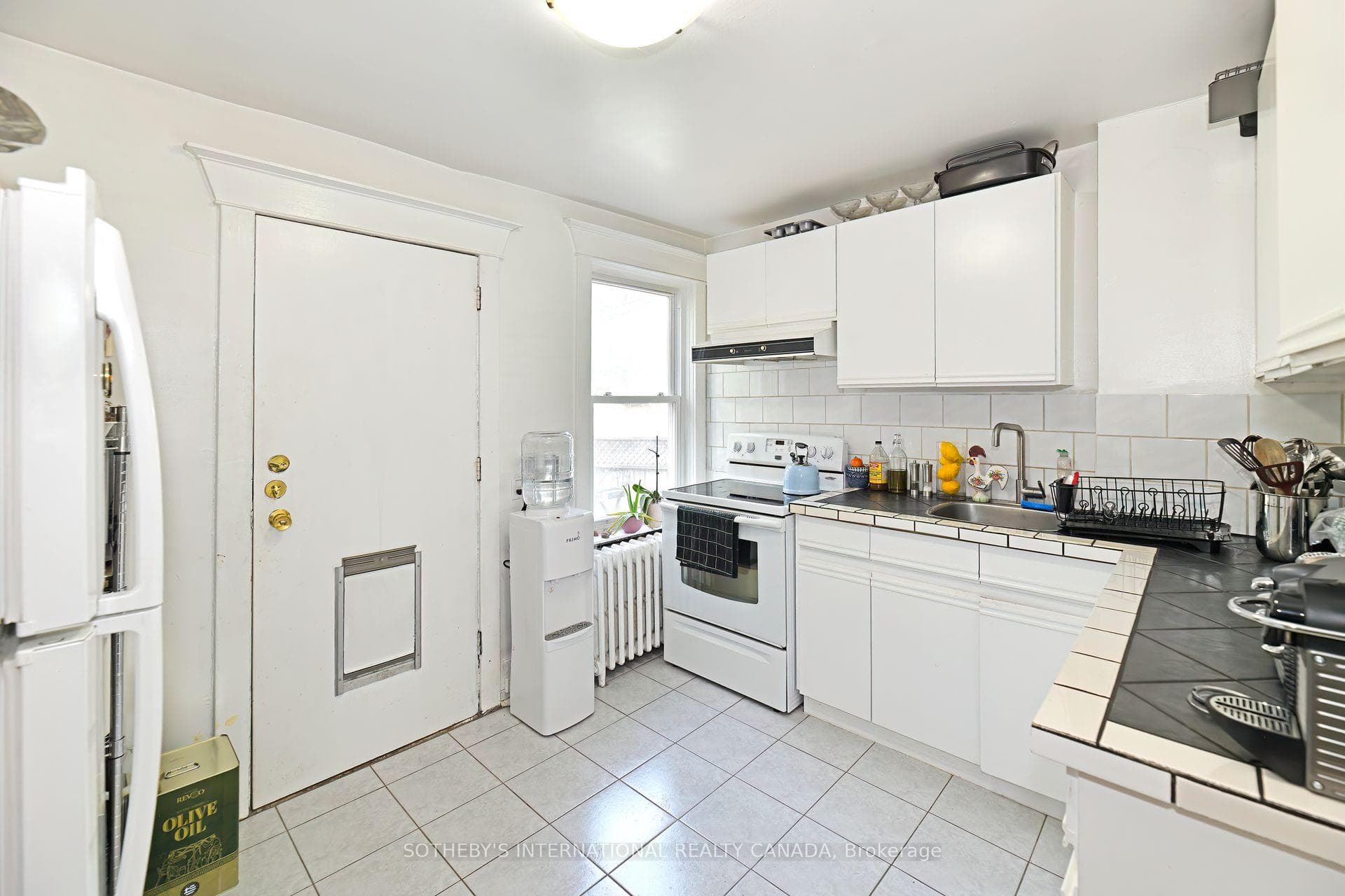 60 Mortimer Avenue photo 4