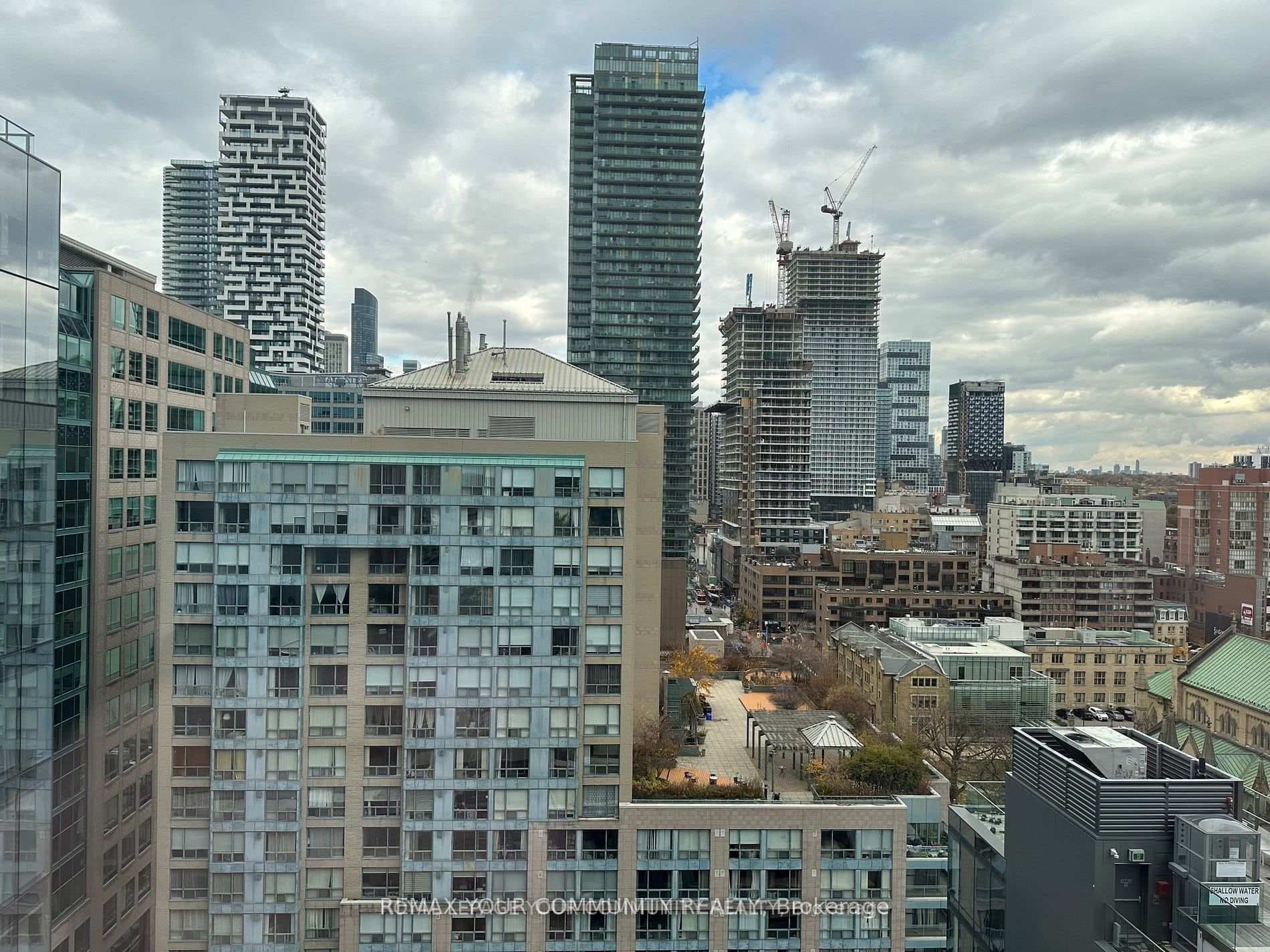 60 COLBORNE Street Unit 1506 photo 6