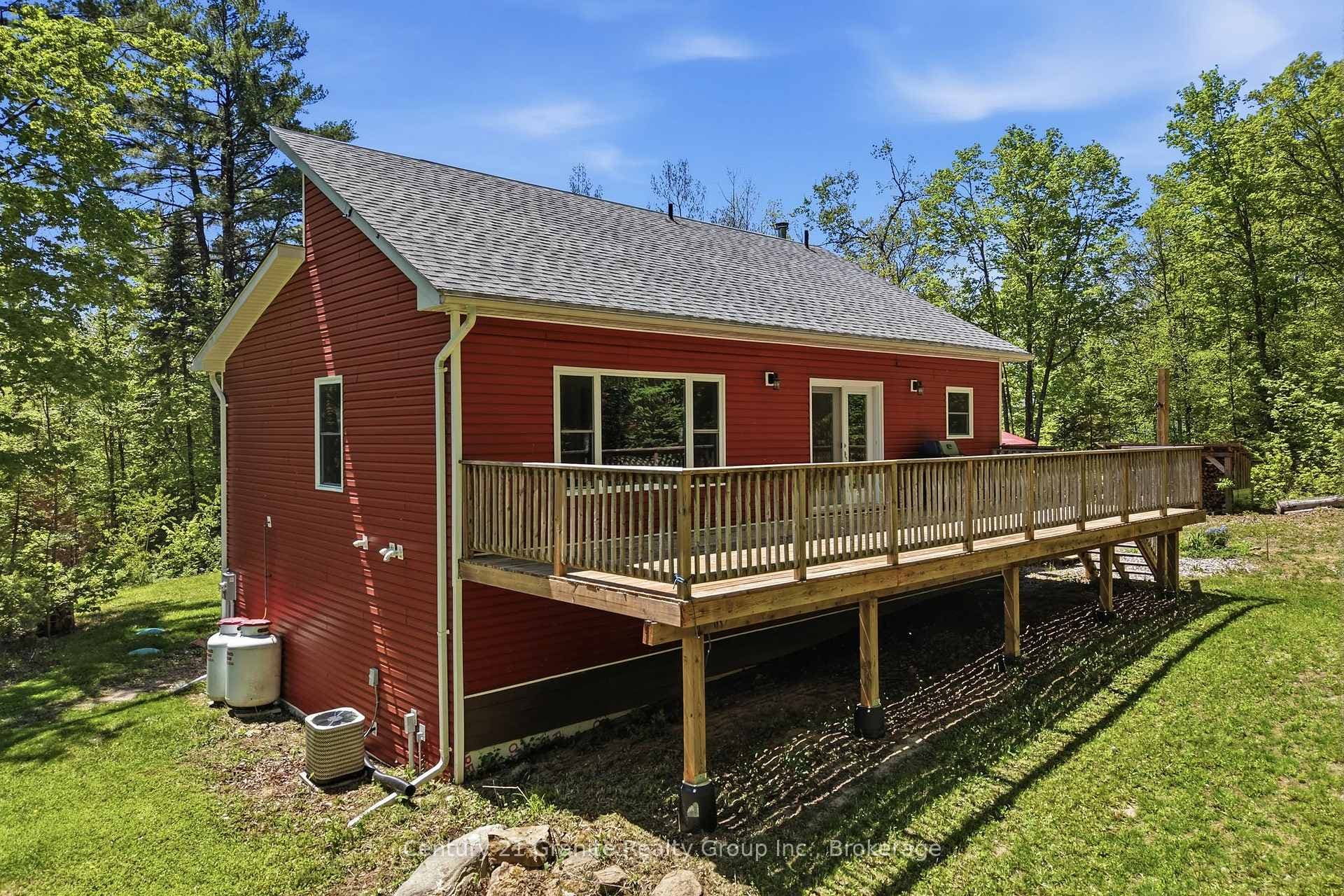 1048 Bacon Road photo 38