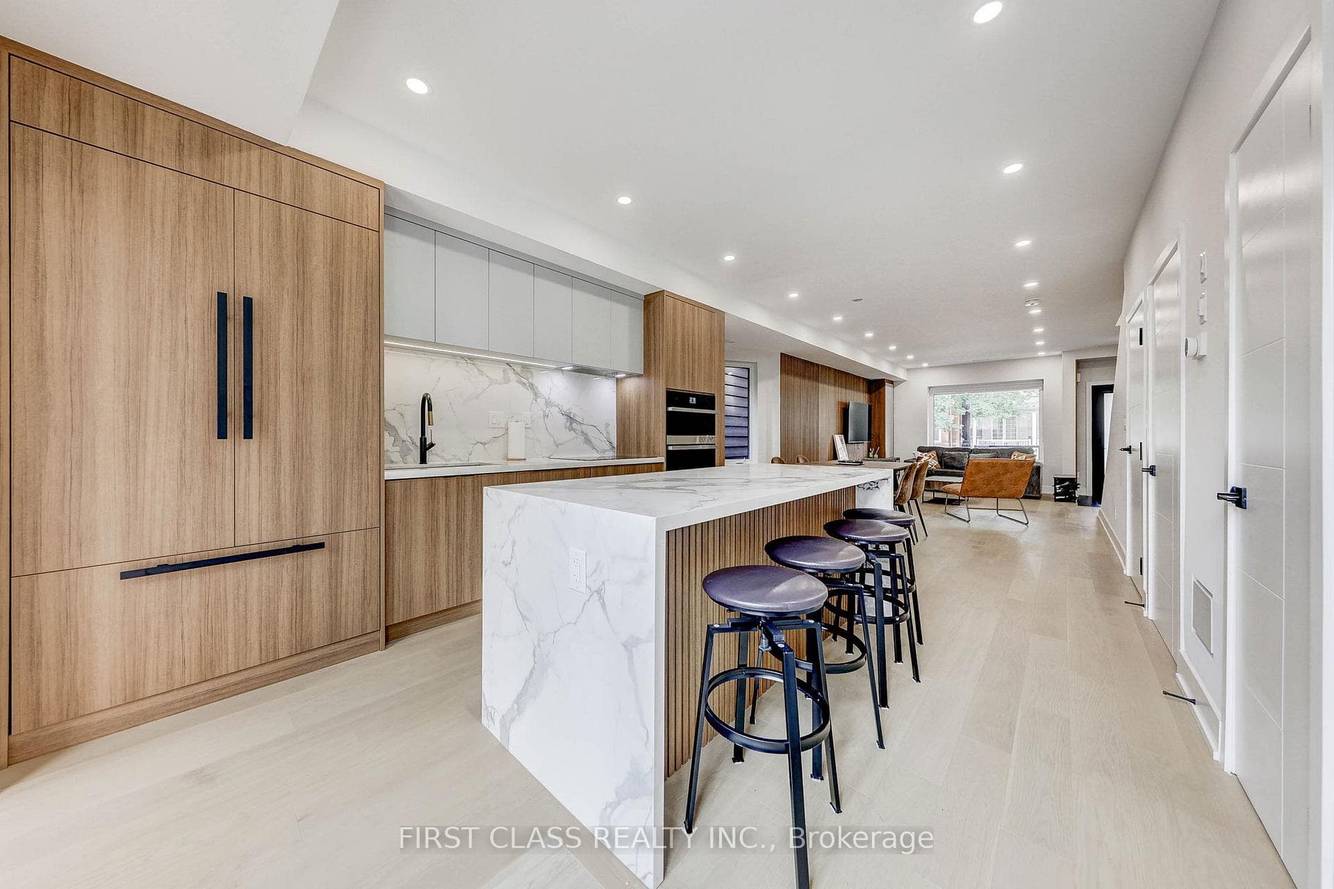431 Roxton Road photo 7