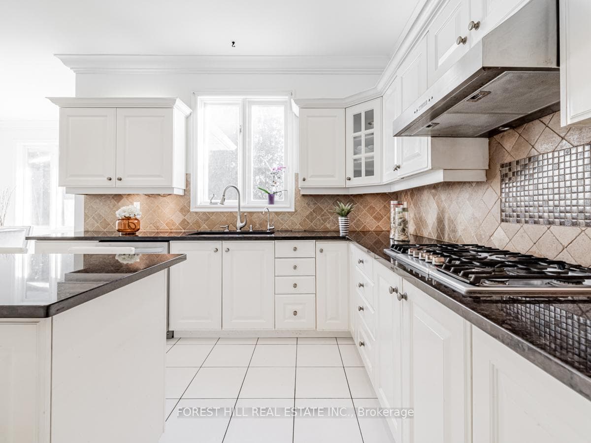 121 Nipigon Avenue photo 17