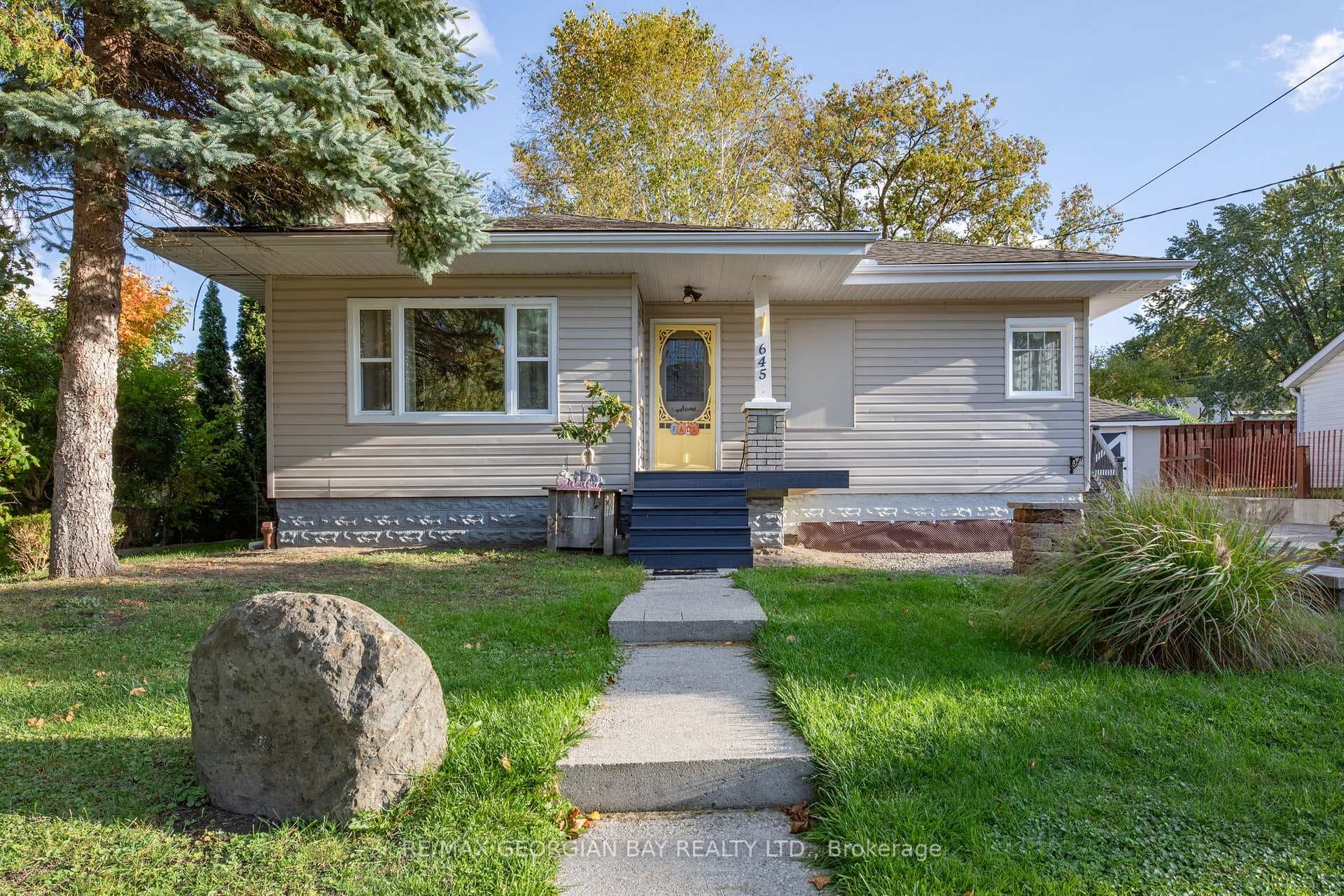 645 Quebec Street photo 1