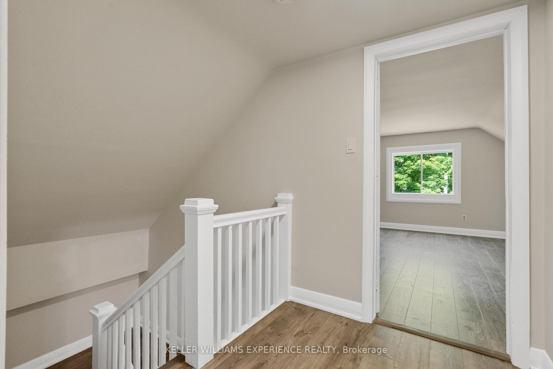 11 NAPIER Street photo 23