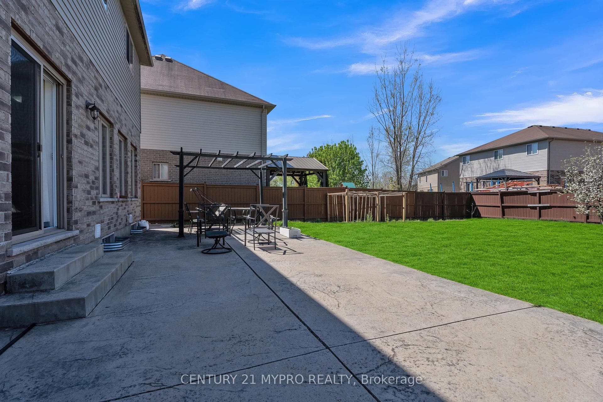 61 Tralee Place photo 3
