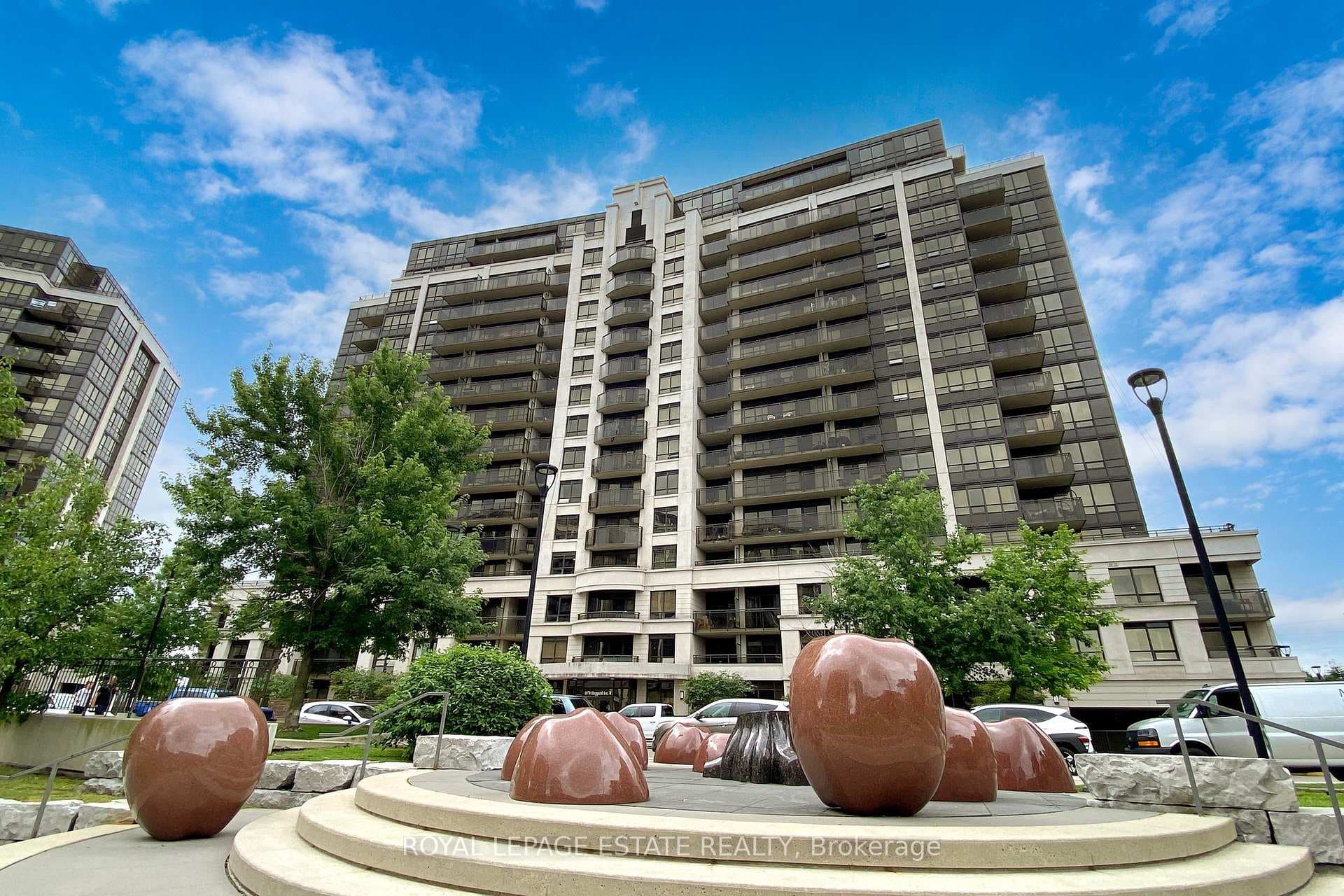1070 Sheppard Avenue Unit 401 photo 1