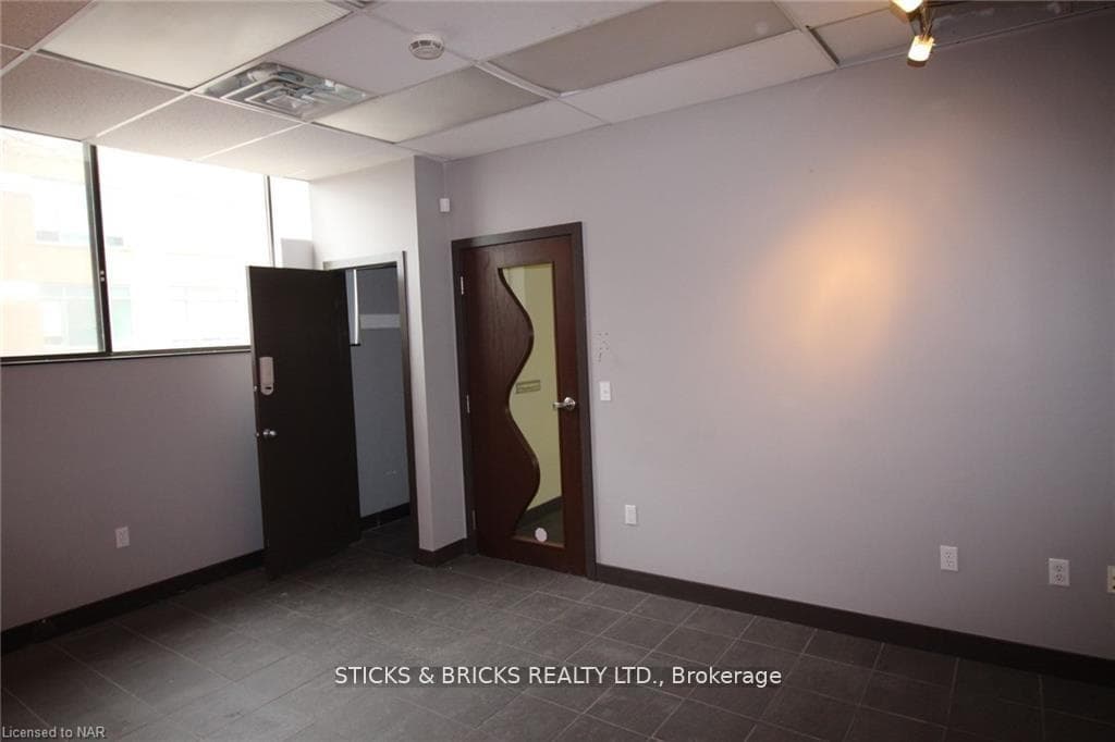 4673 Ontario Avenue Unit 201 photo 3