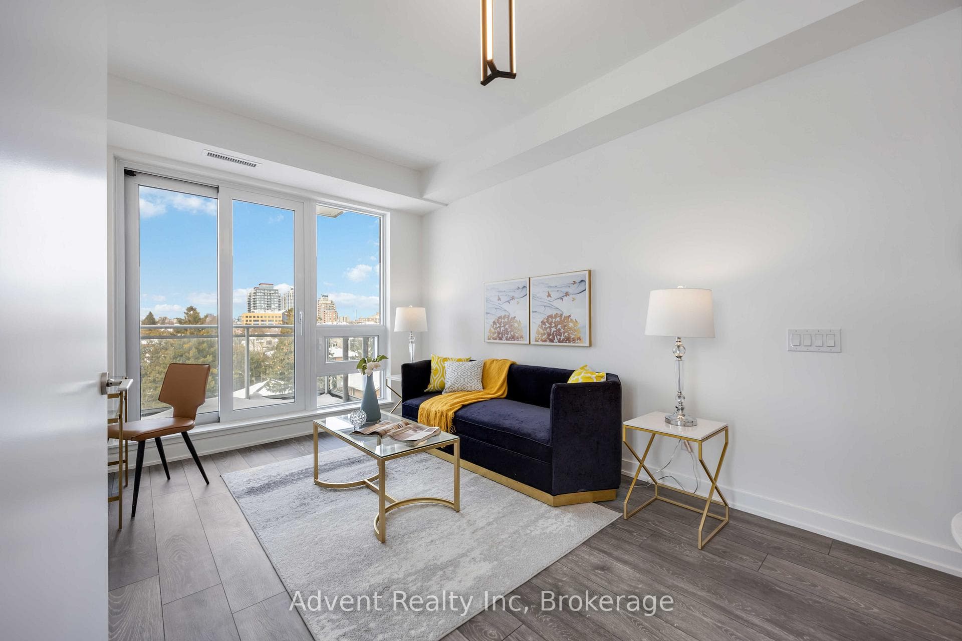 8888 YONGE Street Unit 412 photo 11