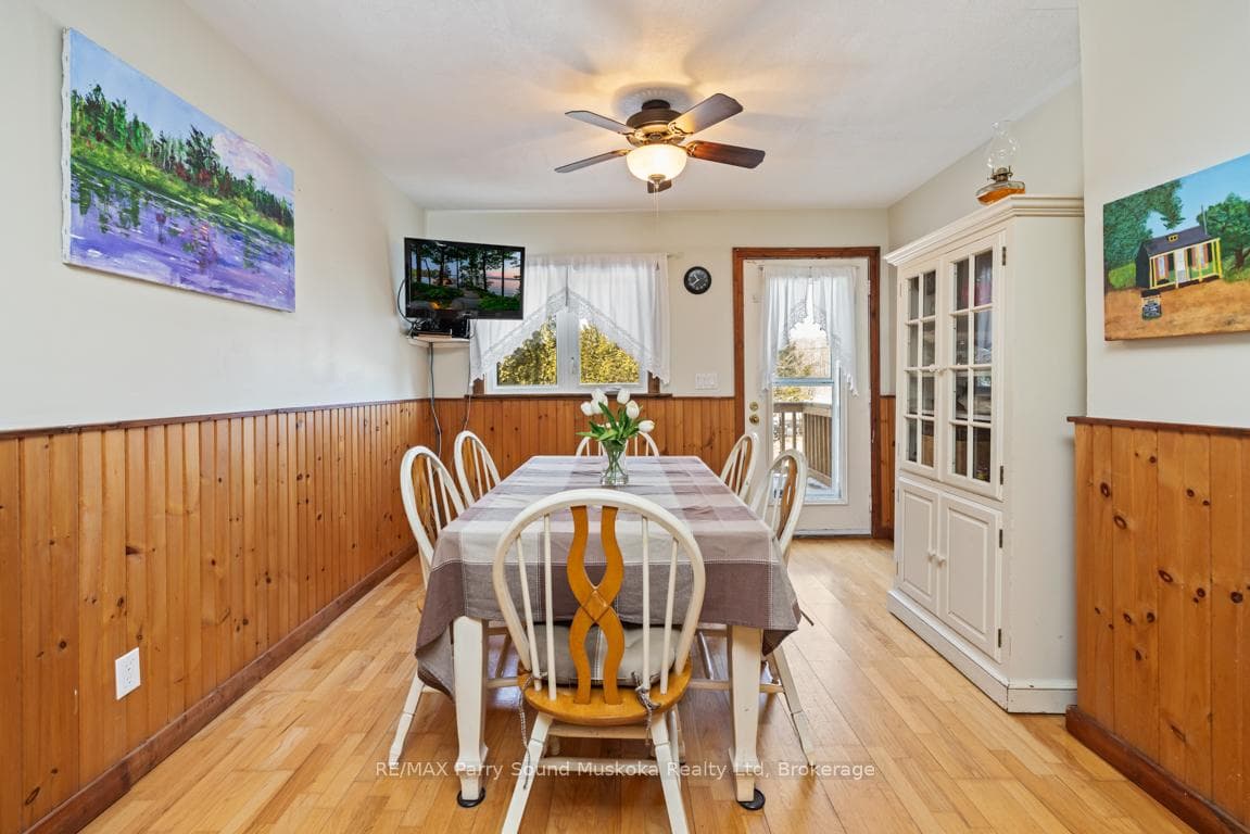 Dining room w walkout