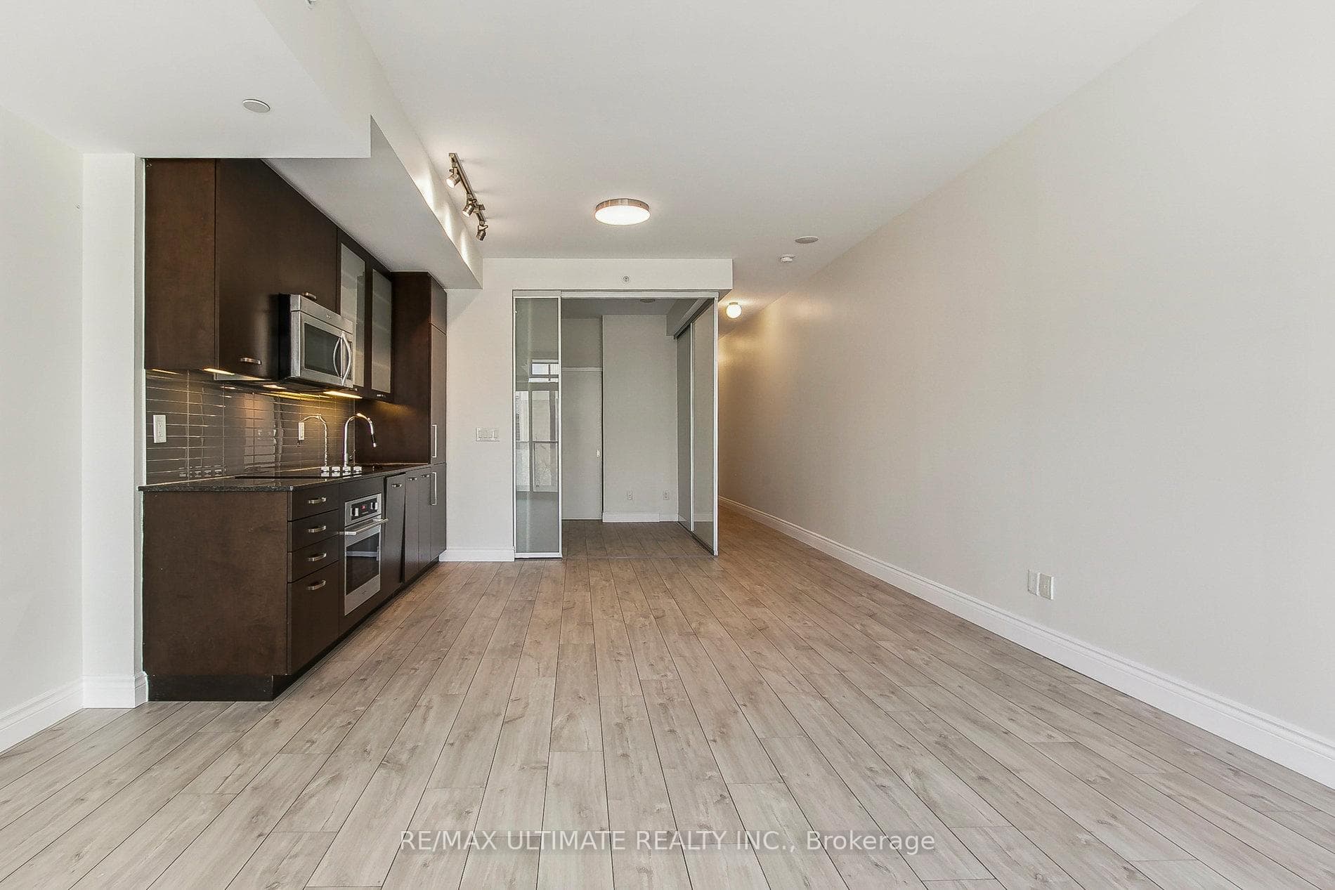 210 Simcoe Street Unit 611 photo 21