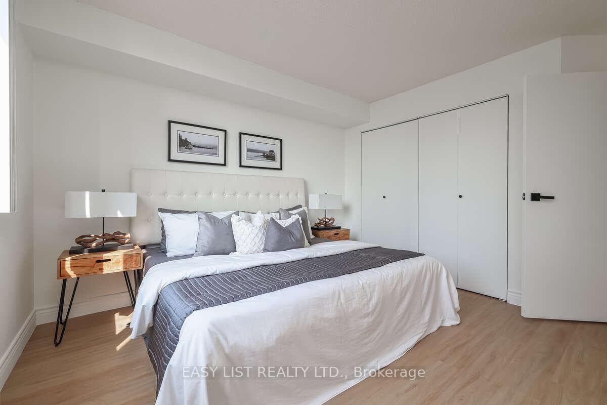 25 Grenville Street Unit 2404 photo 29