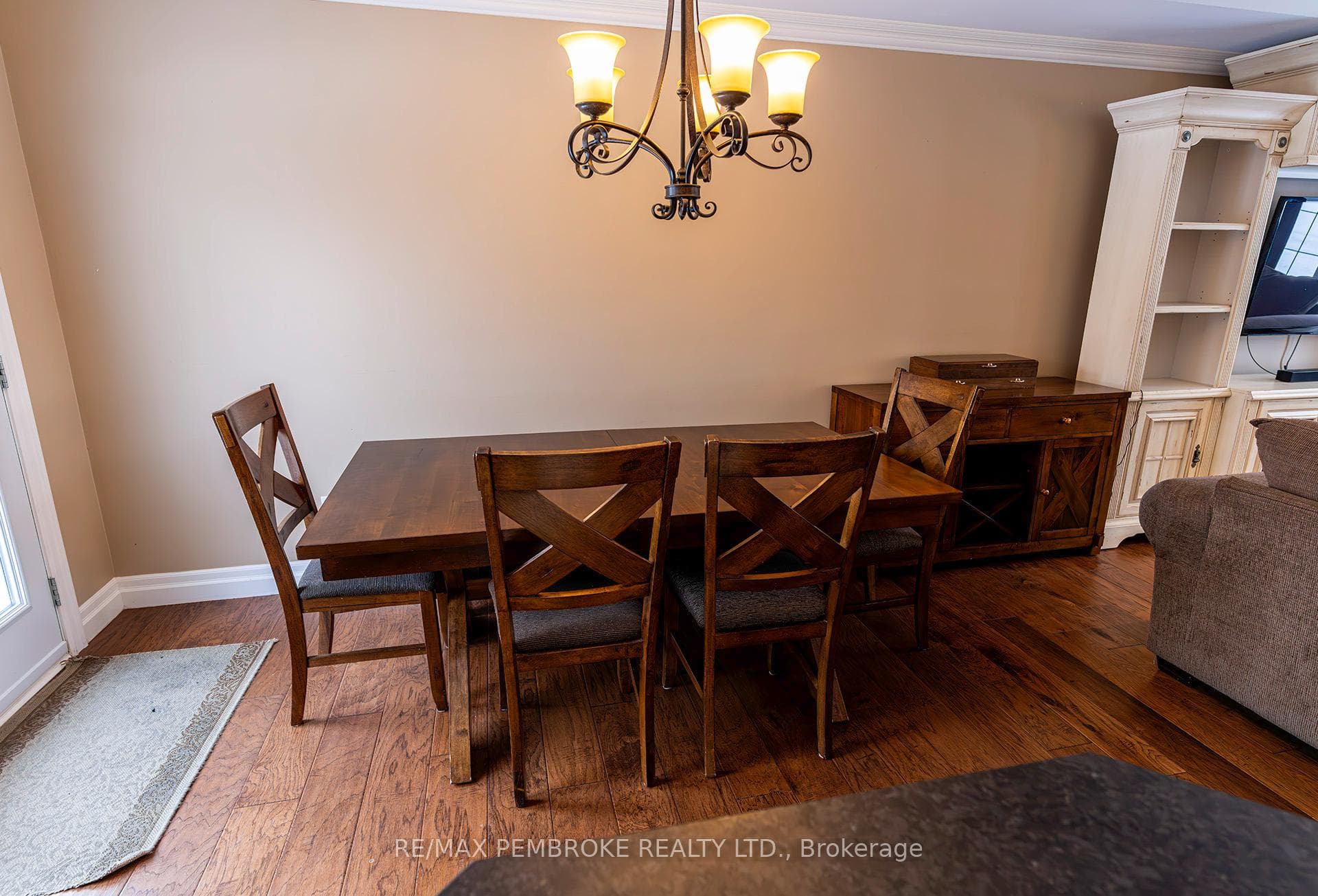 10 Robertson Drive photo 12
